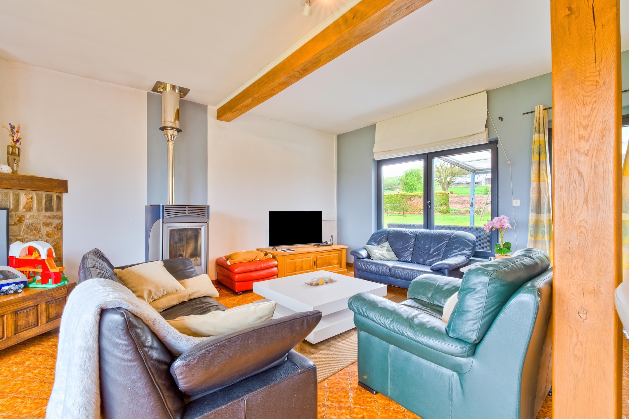 Très belle habitation à Lierneux pour 8 adultes-Salon