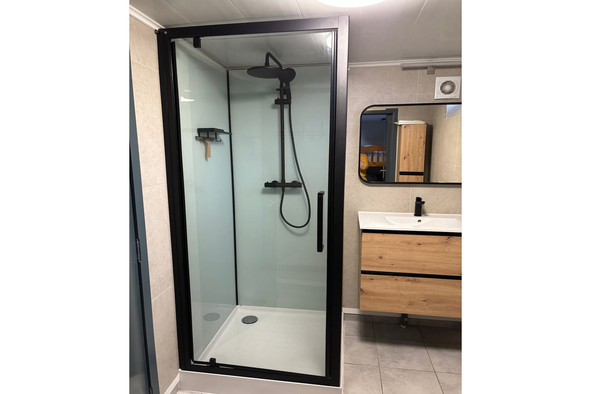 Très belle habitation à Lierneux pour 8 adultes-Salle de bain