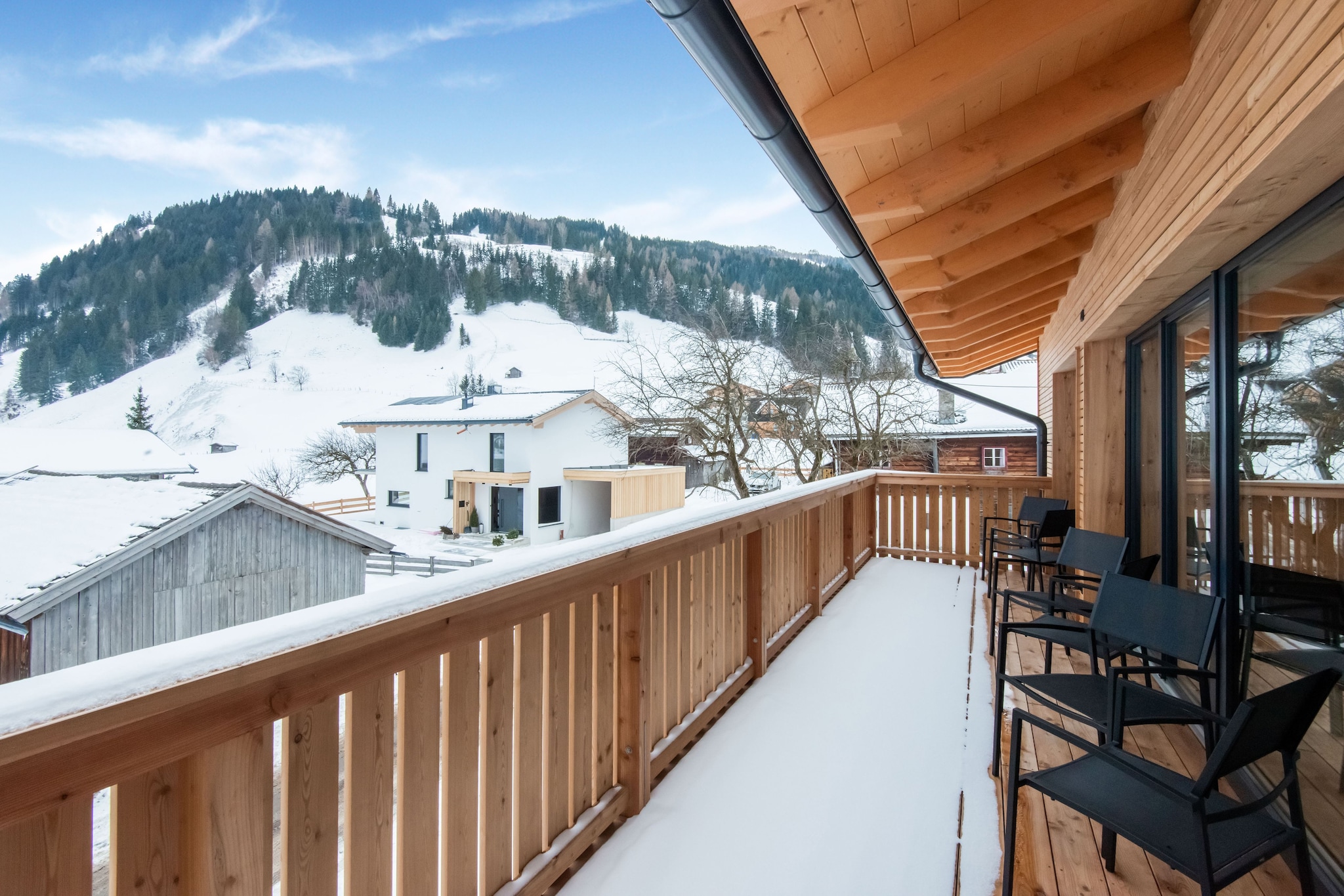 Golden Lodges Rauris Resort close to the ski lift