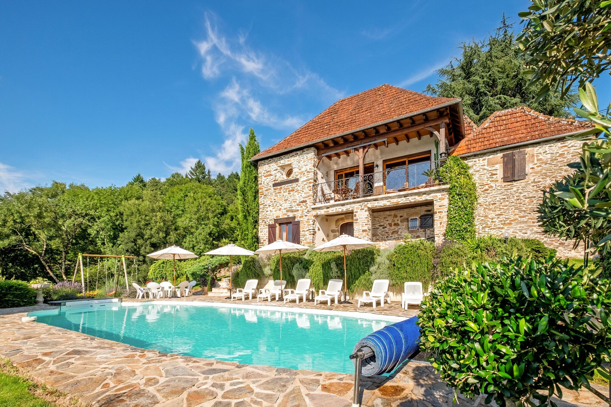 Plush holiday home in Altillac with a private swimming pool