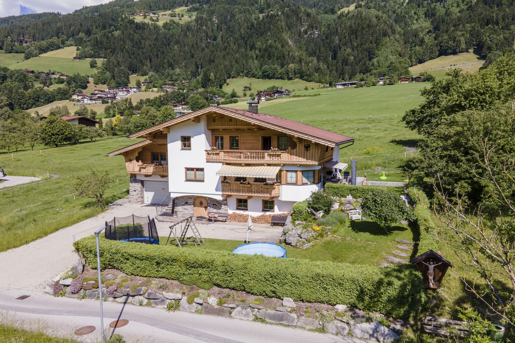 Treat yourself to a wonderful holiday in this beautiful 42 m² apartment in Ramsau in the Zillertal. You'll spend your holiday surrounded by a beautiful mountain backdrop, in one of the most beautiful areas of the Zillertal.

Whether it's a pleasant hike, an action-packed excursion to one of the surrounding 3000 m peaks, an eventful day on one of the family mountains where fun is guaranteed, or a bike tour along the Ziller or to the various reservoirs of the Zillertal - there truly is something for everyone.

Many skiing areas in the vicinity offer great variety even in winter. If you don't want to miss out on skiing in summer, you can test out your skis on the Hintertux Glacier.

The Mayrhofner Bergbahnen skiing area is 600 m away while the Zillertal Arena sking area is 6 km away from our house. You can easily reach both ski areas via the free ski bus that departs from the bus stop 100 m away.

The kitchen diner comes fully equipped and is perfect for a cosy get-together.

You can relax and unwind and escape from everyday life in the cosy bedroom.

The bathroom includes a shower, WC and sink.

A flat-screen TV and high-speed WiFi are available to our guests free of charge; you can also borrow some board games.

The flat has a ground-level terrace with a view of the surrounding mountains.

For the perfect end to your day you're welcome to borrow a barbecue from the owners.

The flat includes one free parking space right in front of the house