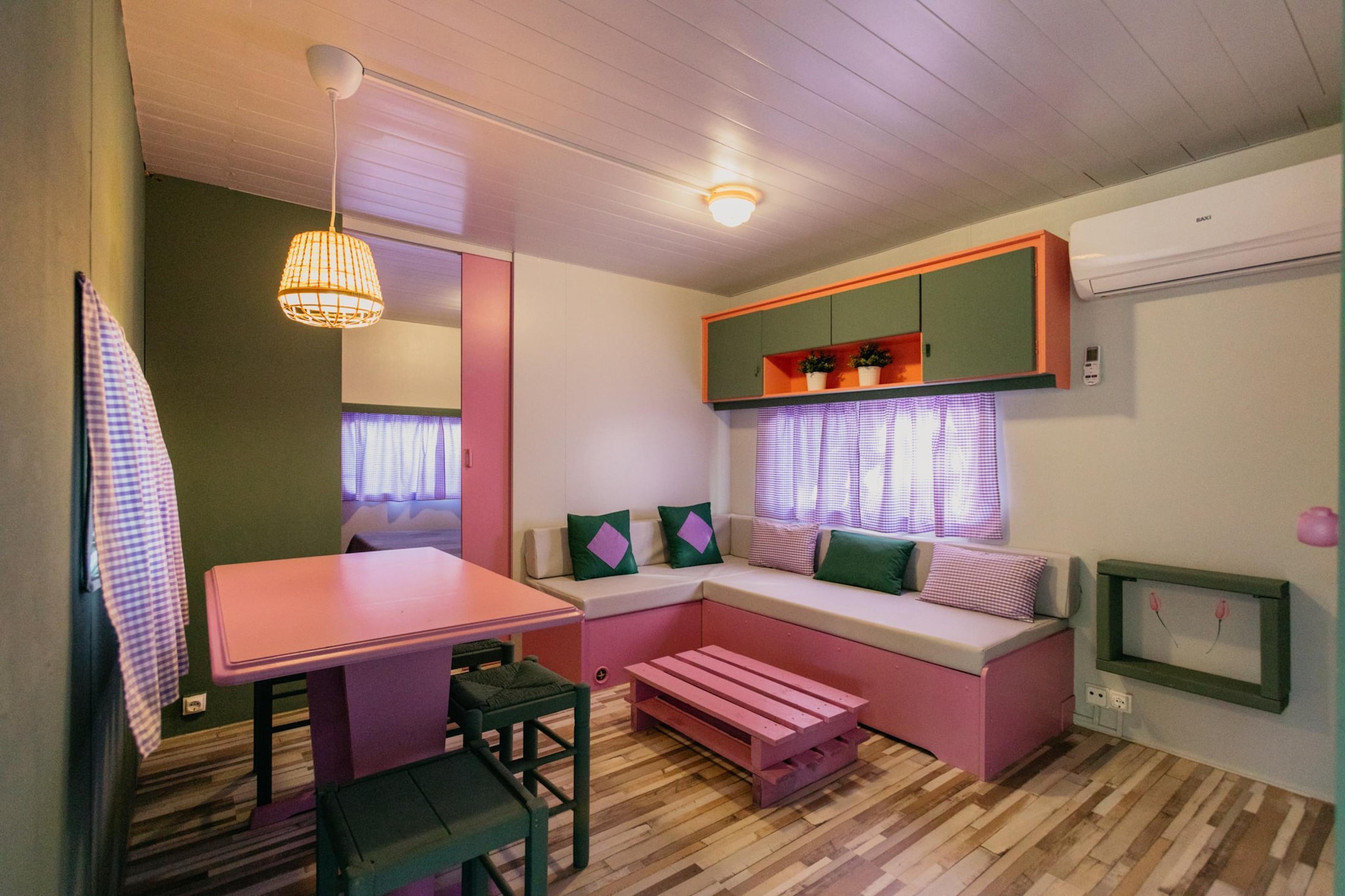 Charming Coastal Chalet Escape
Unwind in this beautifully furnished chalet nestled within the serene surroundings of Camping Miramar, just 3.5 km from the golden beaches of Miami Platja. Thoughtfully designed for up to 4 guests, this cozy retreat features two inviting bedrooms, a comfortable living area with air conditioning, and a fully equipped open kitchen. Enjoy relaxed evenings on your covered patio, complete with garden furniture and a barbecue—perfect for outdoor dining under the stars.
Inspiring Location Full of Discovery
Located in Mont-roig del Camp, a village that once inspired Catalan artist Joan Miró, this spot is rich in culture and natural beauty. Explore nearby treasures like the ancient Roman city of Tarragona, the modernist flair of Reus, or the buzz of Barcelona. Families and thrill-seekers will love the proximity to PortAventura World, while couples can meander through Cambrils’ charming harbor or stroll peaceful Mediterranean shores.
Dining and Local Delights
Savor delicious Catalan cuisine at local restaurants just a short drive away. Whether you crave fresh seafood, wood-fired tapas, or traditional paella, nearby eateries offer a feast of flavors to enhance your stay. With on-site parking and all the comforts of home, this chalet makes your Costa Dorada adventure as effortless as it is unforgettable.