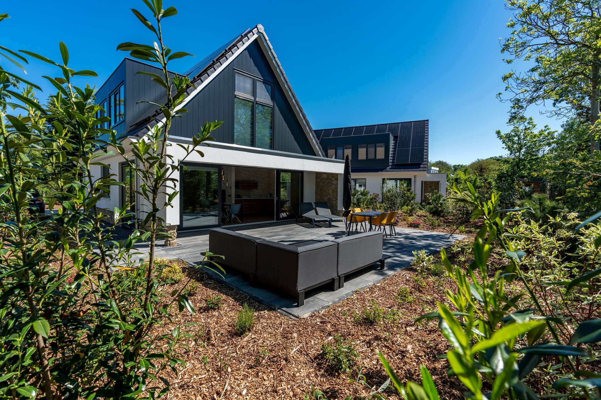 Energy-neutral villa with wellness area