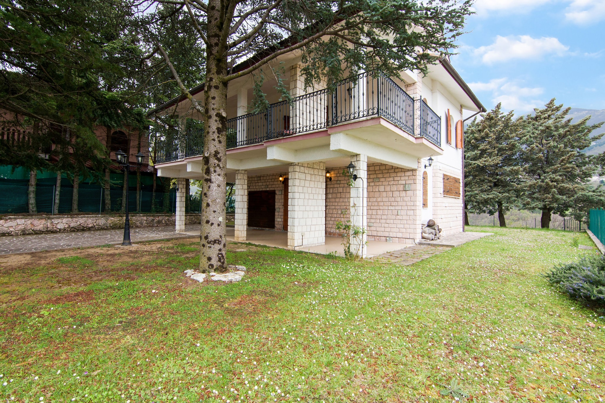 Exterior Summer