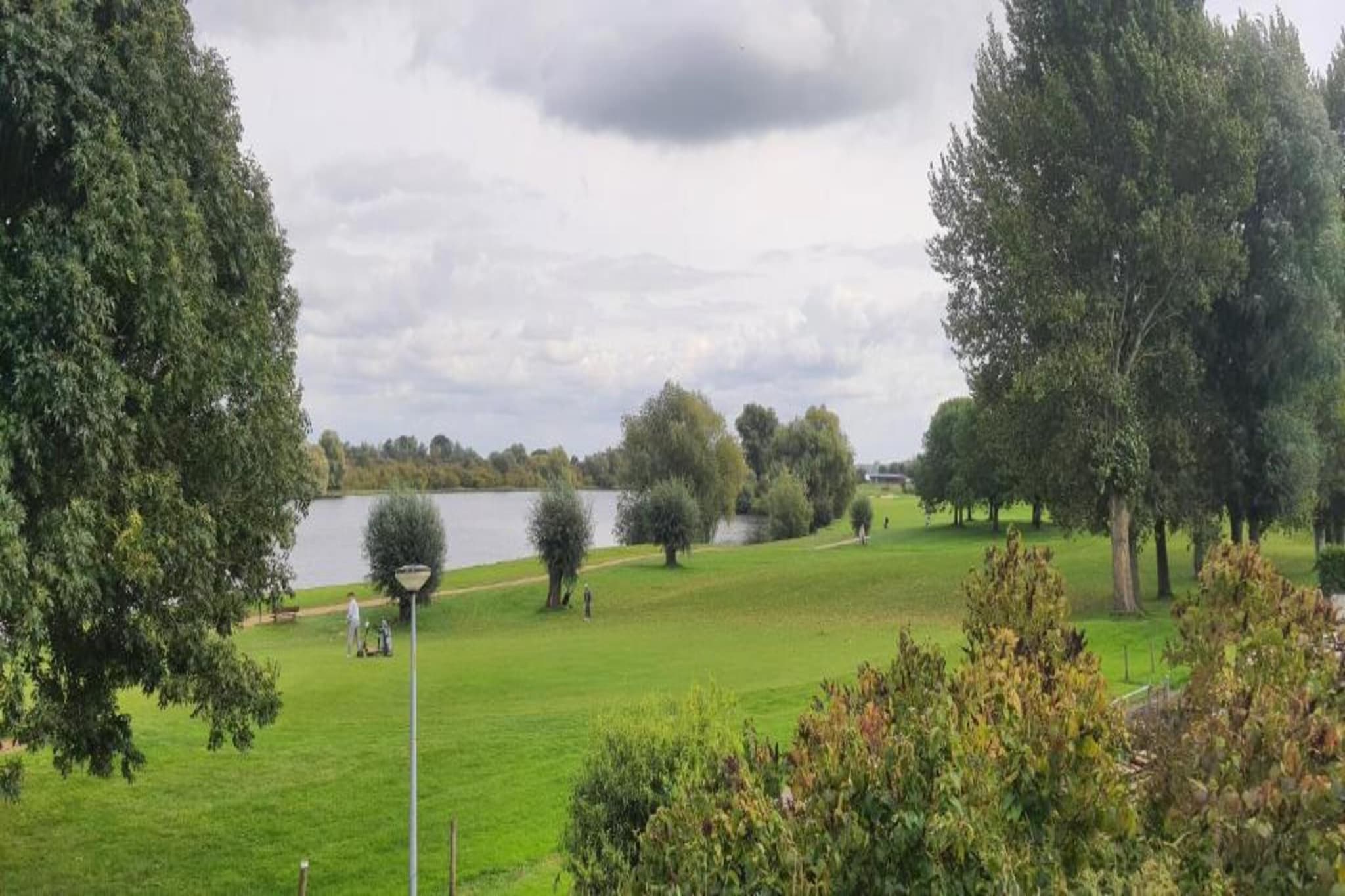 Resort aan de Maas 5-Gebieden zomer 1km