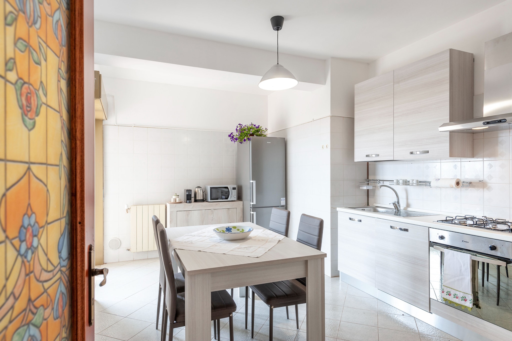 An optional utilities and service fee of EUR 100,00 will be charged before your arrival. Details are given below.<br> This bright, air-conditioned flat, located on the third floor, has a balcony with a beautiful view of Mount Etna and the sea. It is excellent accommodation for a family holiday. From the flat you can easily reach the sea to spend a relaxing day and you can also visit nearby places such as Catania, Acireale and Taormina. The accommodation has a nice living room, 3 comfortable bedrooms and a kitchen that will give you the opportunity to prepare your favourite dishes. Enjoy the view from the balcony and end the day relaxing with a drink of your choice. The flat has a car park Rich in events and cultural initiatives, but lively and vibrant throughout the year, Giarre enjoys a certain tourist fame both in the summer months, when it is favoured by the climate and the proximity of the sea, and during the Christmas period, when among the markets, festivals and the celebration of the Living Crib it registers significant influxes of visitors. The sea is only 1 km away, with the possibility of a free beach or a beach - lido equipped with beach umbrellas, deckchairs and restaurants. Food and wine lovers can visit the villages on the slopes of Mount Etna from Zafferana to Linguaglossa and also admire the recent lava flows For art and culture lovers, the main tourist resorts are within easy reach: Taormina 31km, Giardini Naxos 23km, Alcantara Gorges 34km, Acireale 14km, Catania 28km, Messina 76km, Syracuse 94km <br><b> Optional Utilities & Service Package </b><br><b> An optional utilities and service package of EUR 100,00 </b> can be selected prior to your arrival. You will receive a separate communication with the payment link should you wish to include it.<br>This package ensures a seamless stay and conveniently covers services such as final cleaning, utility consumption, service support, and protection against minor damages or incidental costs during your stay.<br>Guests who prefer may manage these services independently, provided the property is returned in good order at check-out.