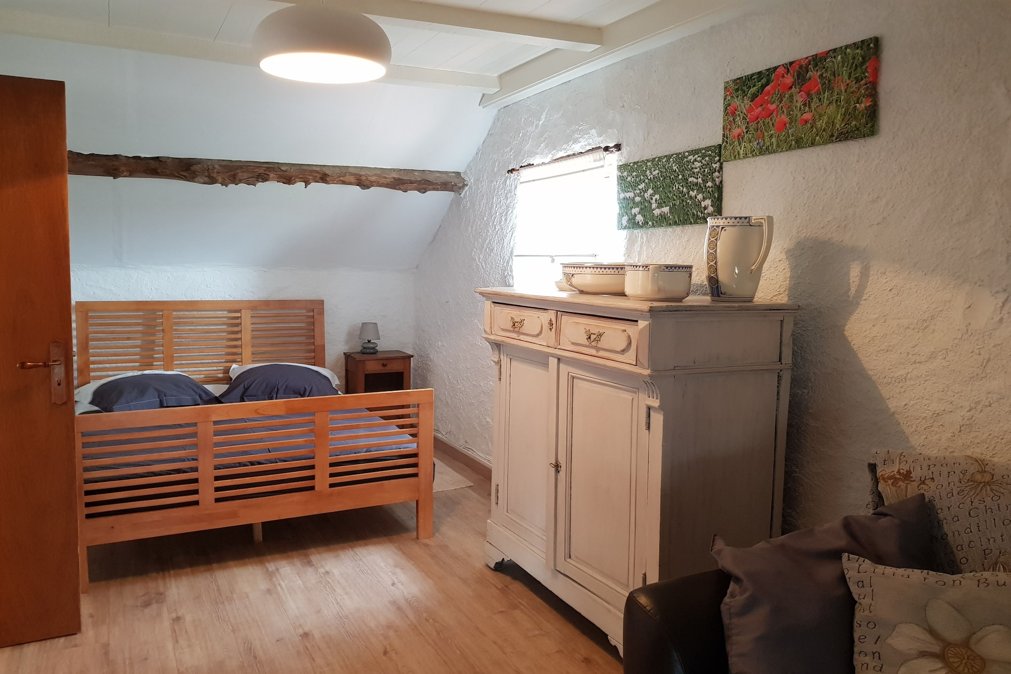 Gezellige gîte in Moureuille met een landelijk uitzicht, volledige privacy, zwembad en wellness.