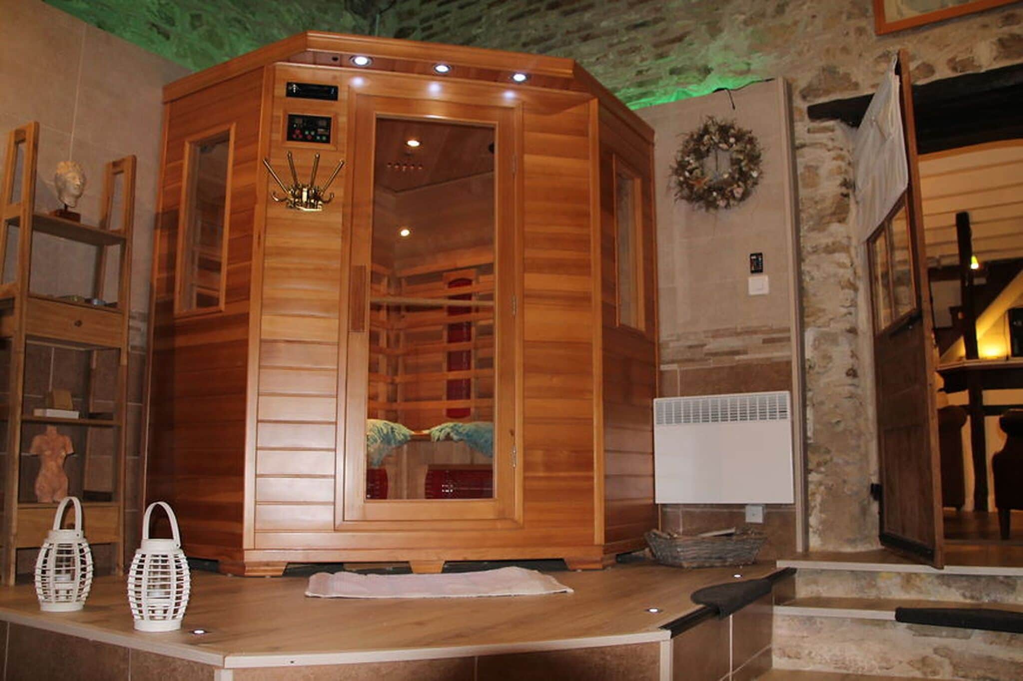 Tranquil Holiday Home in Moureuille with Infrared Sauna