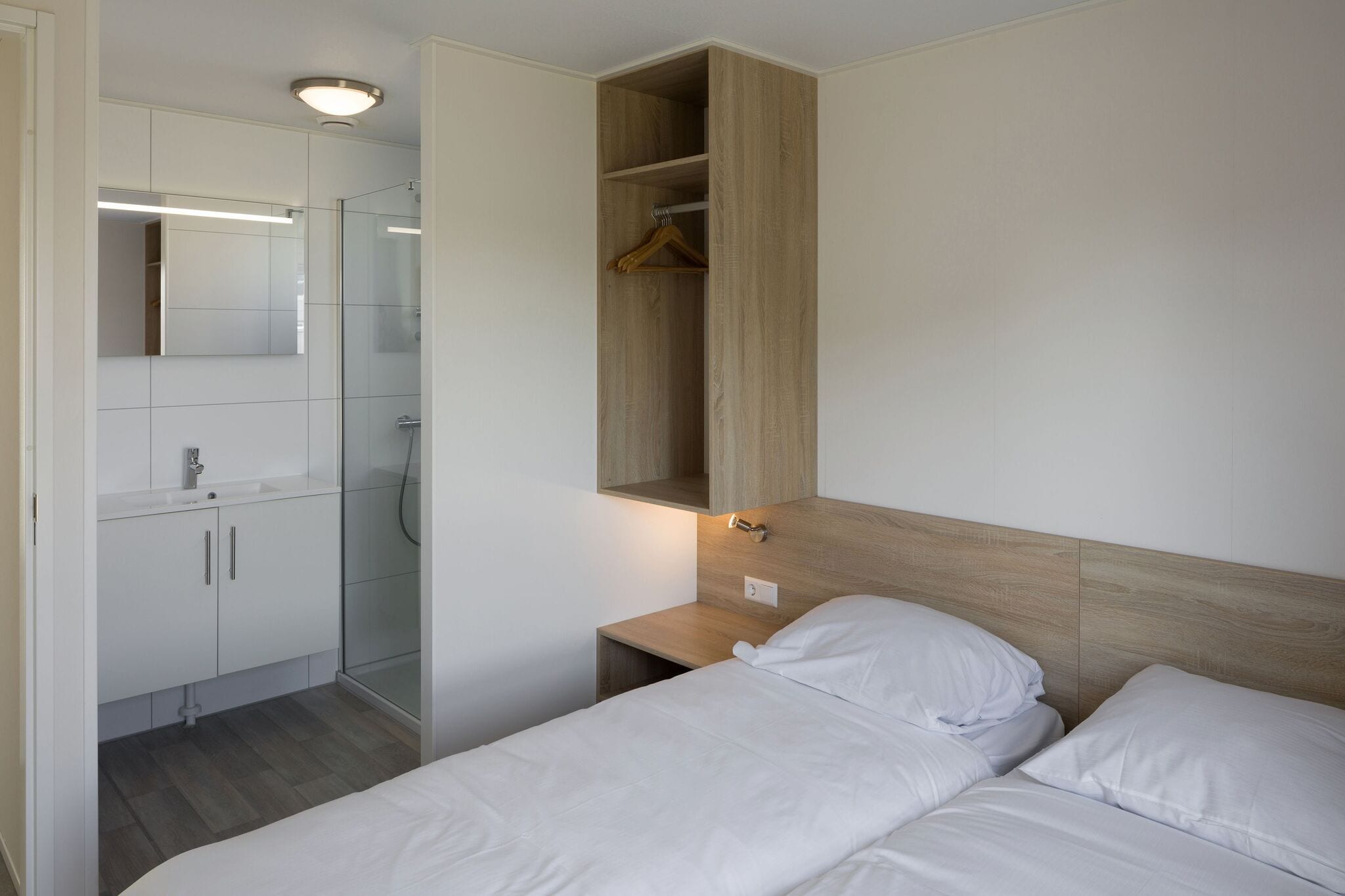 Moderne lodge met 2 badkamers, 500m van het strand