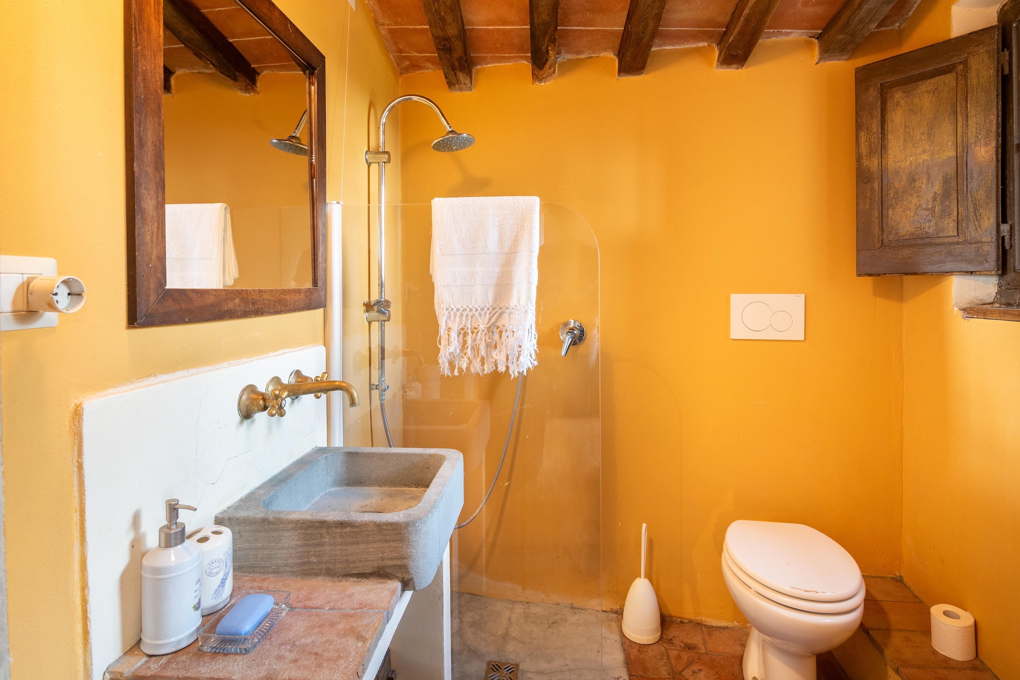 Villa Letizia-Badkamer