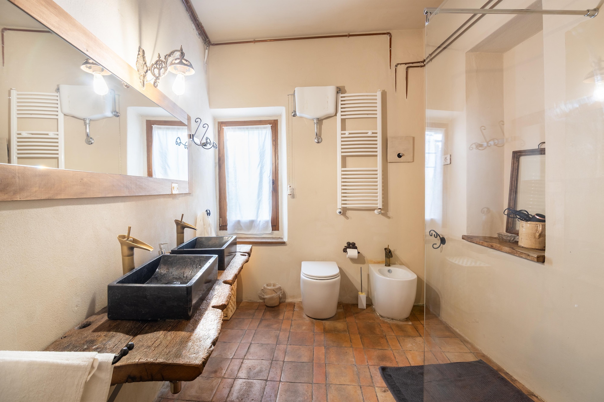 Villa Letizia-Badkamer