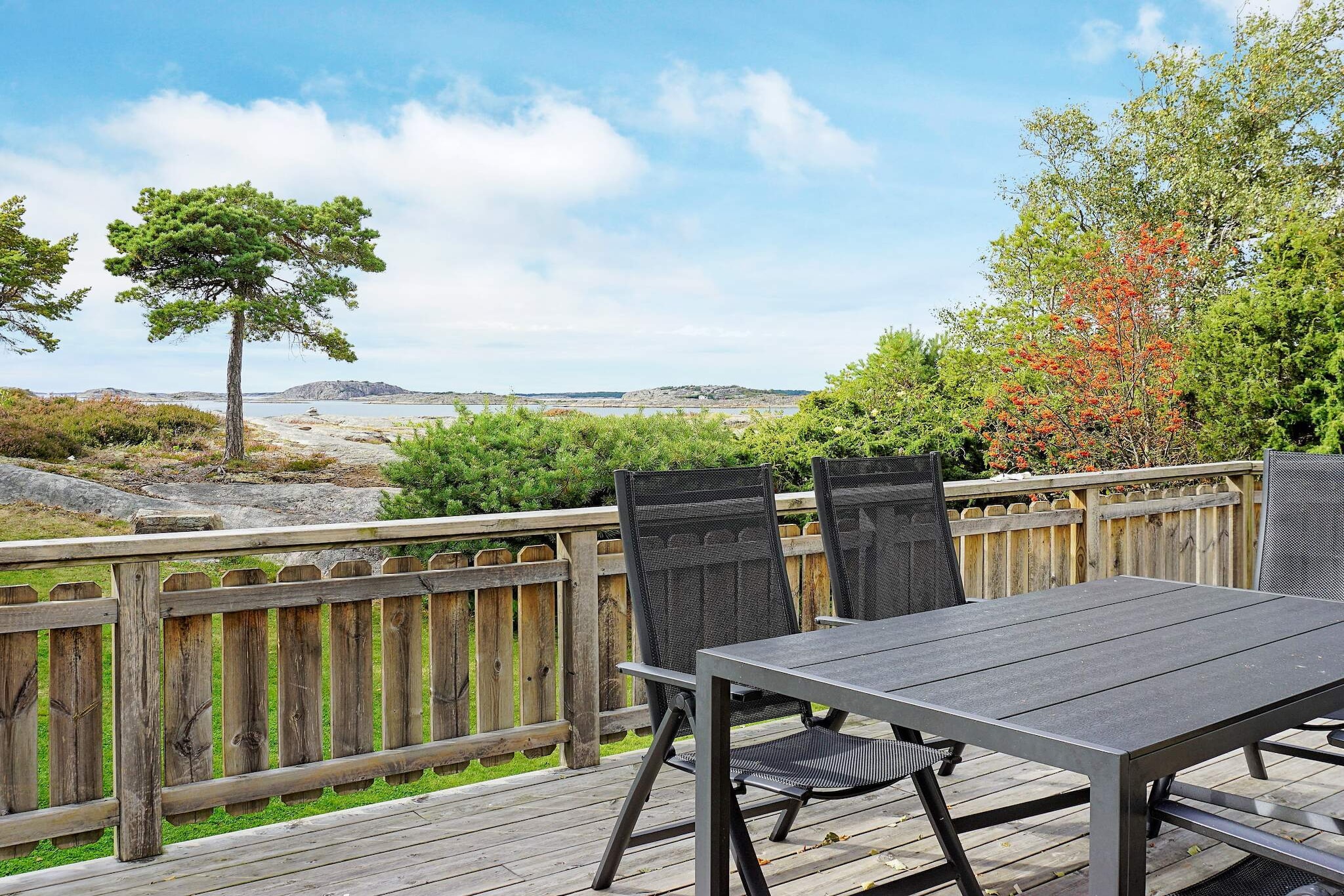 Internet Access DSL, open kitchen(cooker(electric), hood, coffee machine, microwave, dishwasher, fridge-freezer, high chair, water from well), Living/bed room(TV(satellite), fireplace), bedroom(2x single bed), bedroom(2x single bed), bedroom(2x single bed), bedroom(2x bunk bed), bathroom(washbasin, shower, toilet), heating(electric), terrace, garden furniture, BBQ, parking