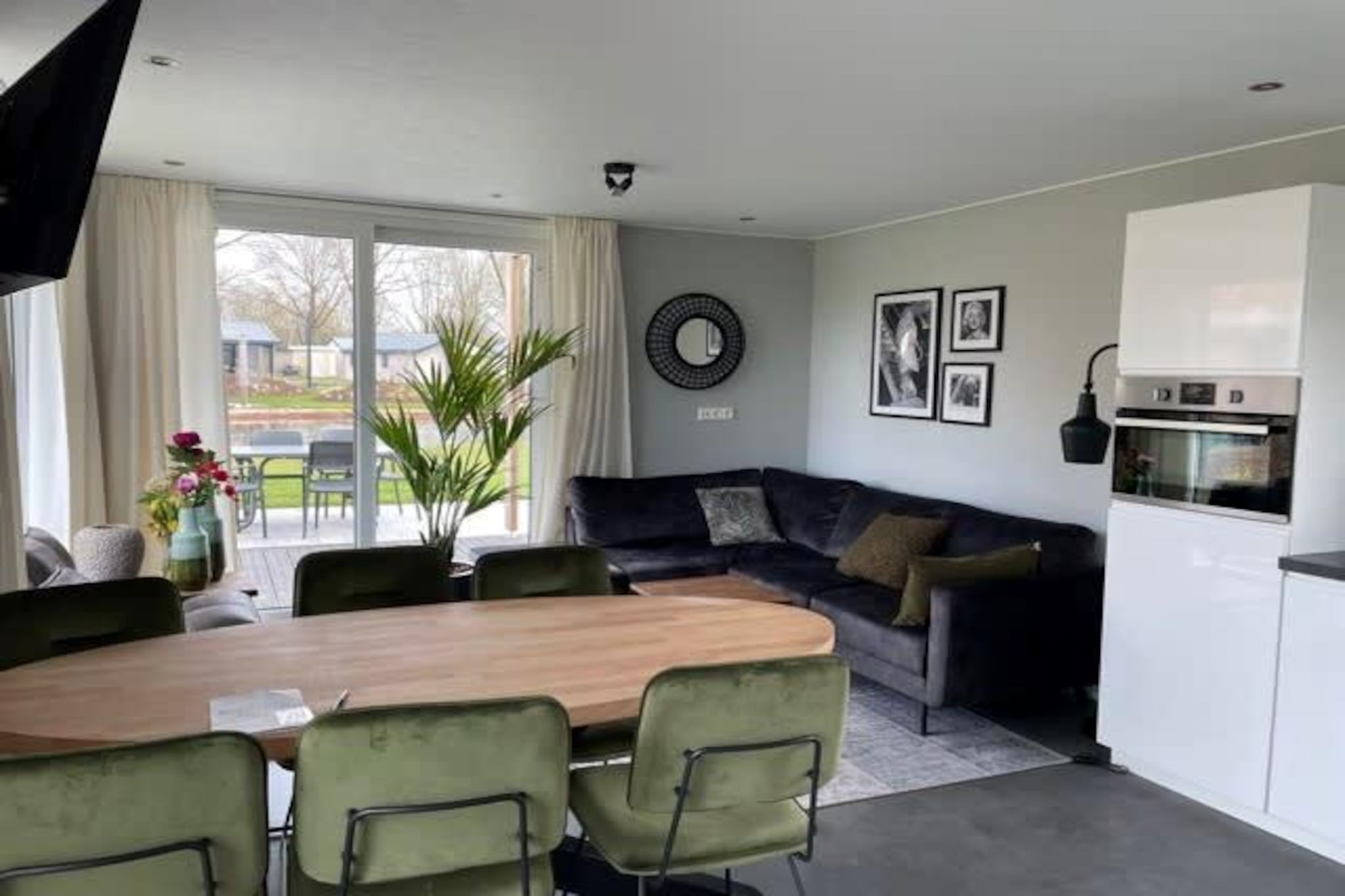 Pavilion l'etage 44 - Niet-getagd