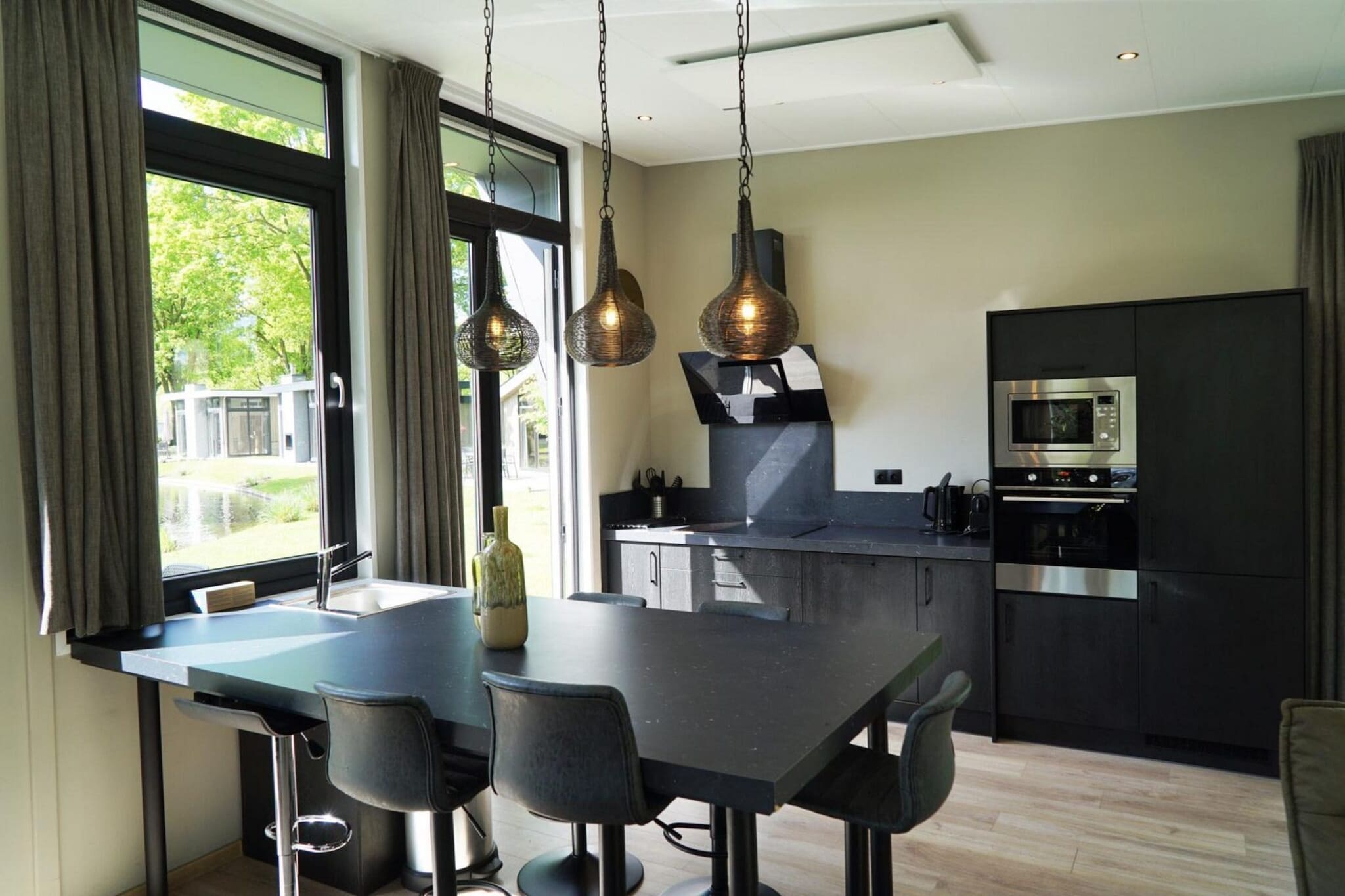 Just Nature 6 - Eetkamer
