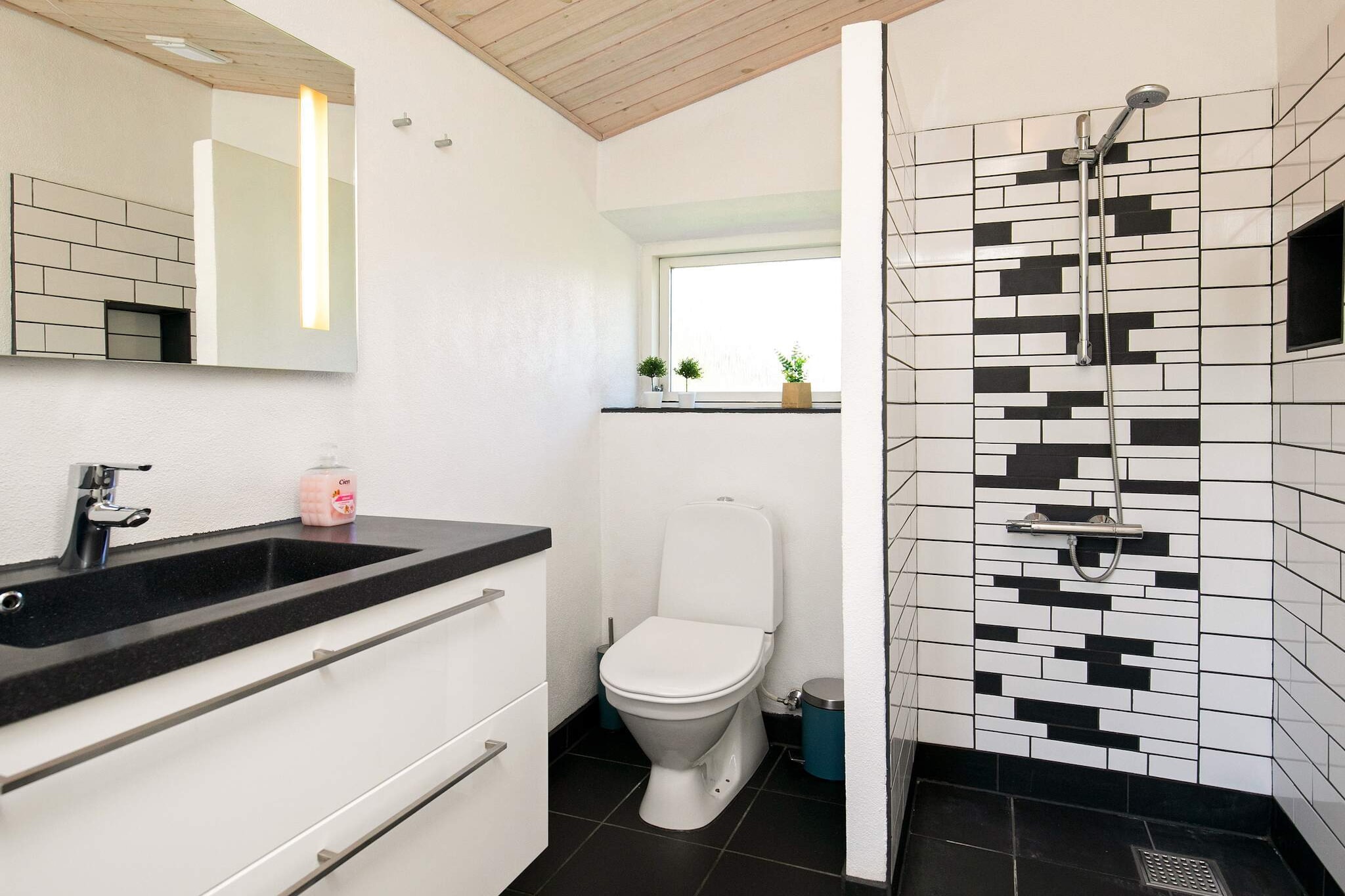 4 person holiday home in Oksbøl - Indoor