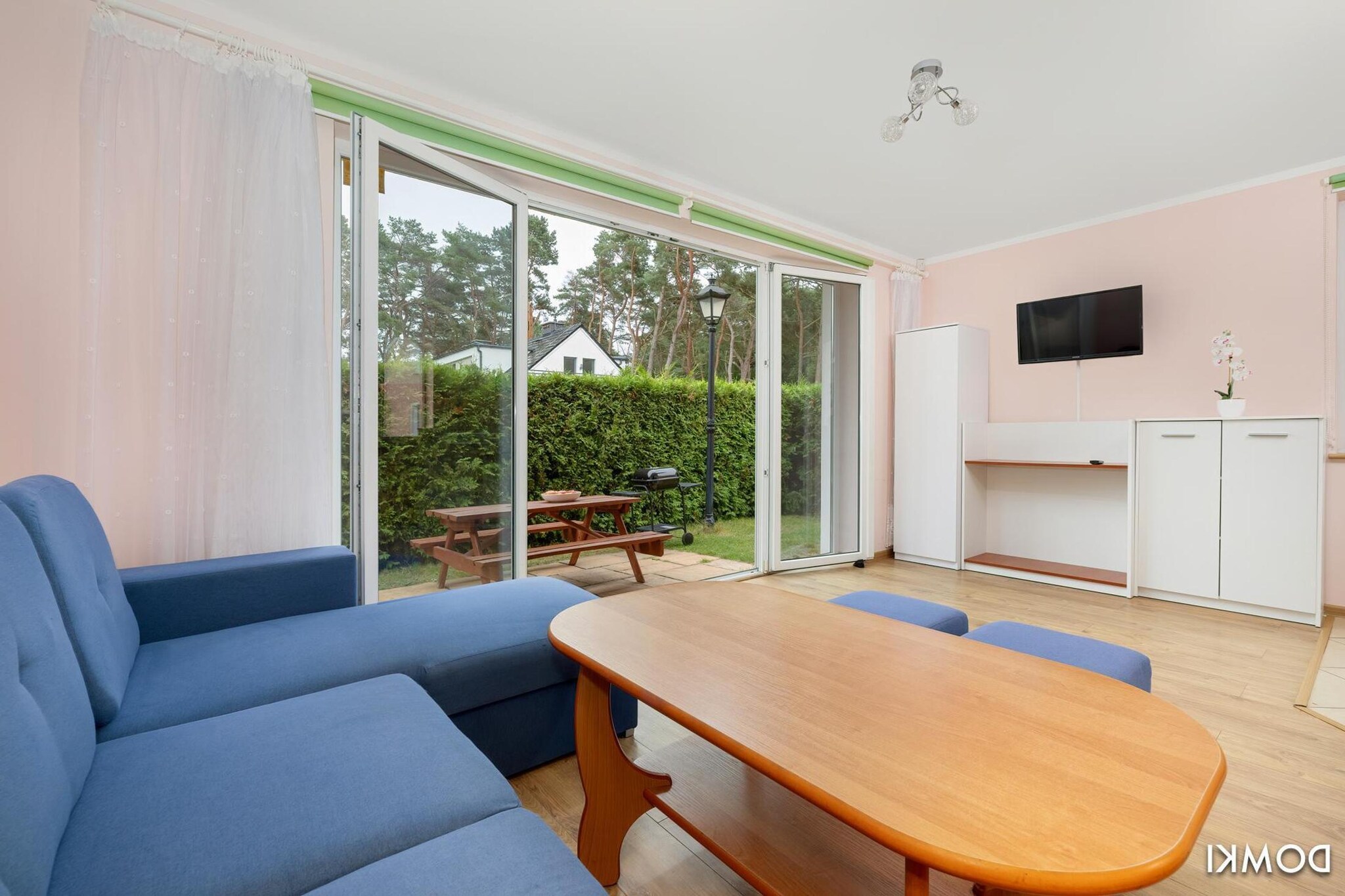 A family holiday resort located in a well-kept and fenced area, in a quiet area, close to the lake shore. Only 400 m to the seaside beach. The resort center is just a few steps away.
The holiday center offers 10 comfortable, brick, two-story holiday cottages. In addition to a covered terrace, each of them also has a small, private garden. On the ground floor there is a spacious living room (double fold-out sofa, TV and table) connected to a well-equipped kitchen and a bathroom with a shower. On the first floor there are 2 separate bedrooms (including 1 with a balcony). Wireless internet is available.
Parking is available in the fenced area. The youngest will surely enjoy the attractive playground.
The price of the stay includes: bed linen, towels, electricity and water consumption, internet, parking, final cleaning, high chair and baby cot (prior reservation required).
Niechorze is a holiday resort in the West Pomeranian Voivodeship. It is located on the shores of the Baltic Sea and is the center of the picturesque Rewal Coast.
As befits a seaside town, Niechorze offers tourists a clean beach and a guarded swimming area. There is also a fishing base here, perfect as a background for souvenir photos. Being near the beach, you must see the symbol of the town. It is a high lighthouse, open to visitors.
The pride of the town (and actually the entire region) is the renovated narrow-gauge railway, which allows you to go on a charming trip to neighboring resorts.
In the resort, it is worth visiting the Sea Fishing Museum and the Oceanarium. An undoubted advantage is the immediate vicinity of Lake Liwia Åuża, with viewing and fishing platforms. There is a walking and cycling trail around the reservoir. An interesting bicycle route also leads to the Mrzeżyno resort.