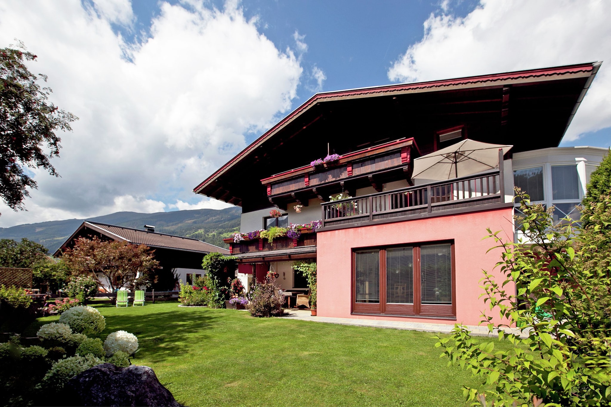 Exterior Summer