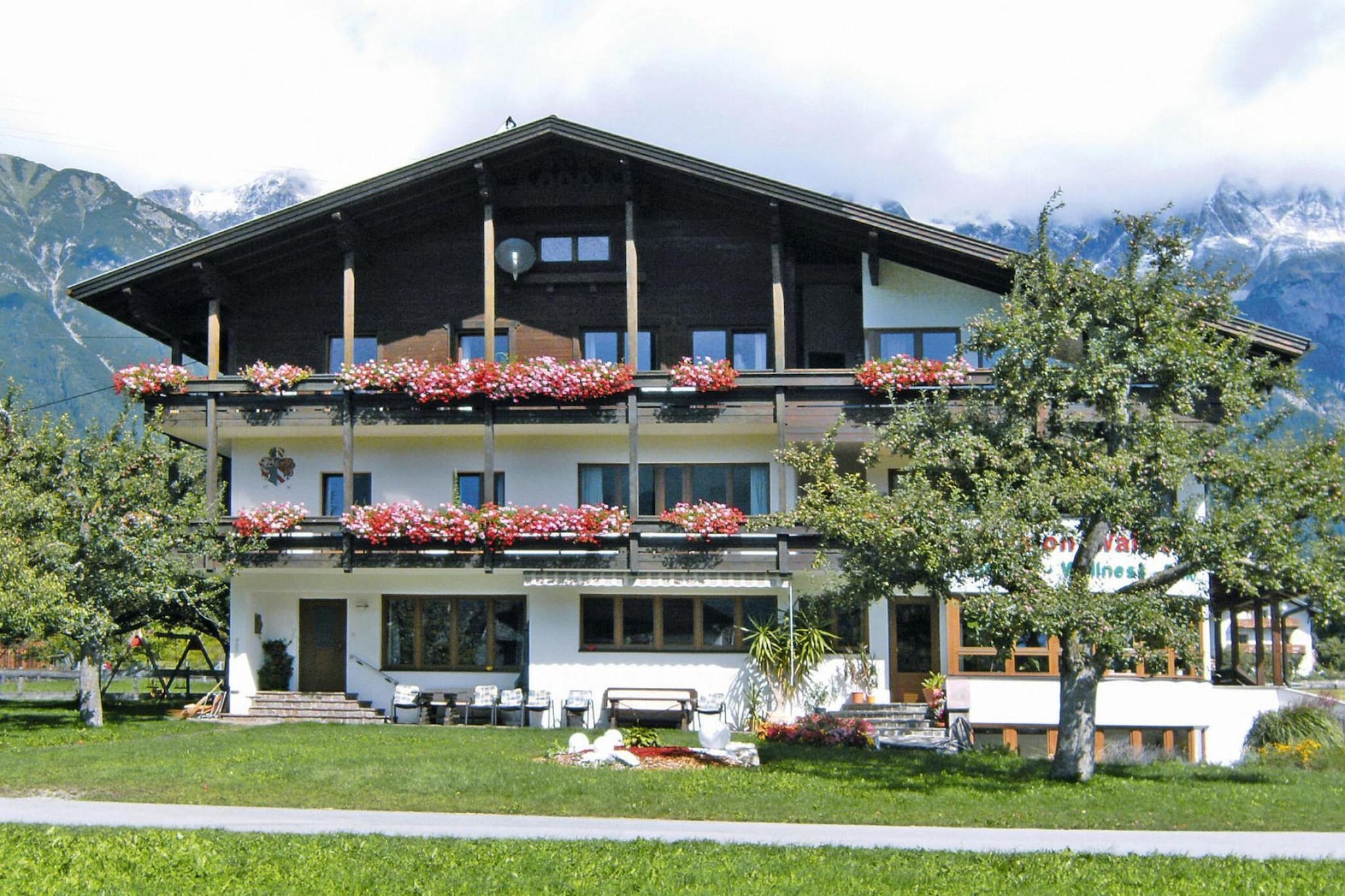 Family holidays on the mountain farm in the middle of the beautiful landscape of the Mieminger Sonnenplateau, quiet but still central, on a 15,000 square meter natural plot (850 m above sea level). Experience everyday life on the farm and get to know the local cuisine and specialties. The traditional, working mountain farm offers holidays in the original sense. Get up with the chickens, milk the cows or drive to the fields with the farmer and help with the harvest. Anyone who enjoys it can lend a hand here. Or you can simply enjoy the fresh Tyrolean products directly from the producer and explore the sun-drenched Mieminger high mountain plateau during your farm holiday. The day starts well with fresh cow's milk and Tyrolean natural products - and ends with a view of the mountains in the evening. Highlights:
Consumption-dependent energy costs, bed linen, towels, final cleaning
Wi-Fi
Activities nearby: Extensive walking and hiking trails, sports center, tennis courts, horse riding opportunities, beautiful mountain and cycle trails in the surrounding area
Mobility: Not suitable for people with limited mobility