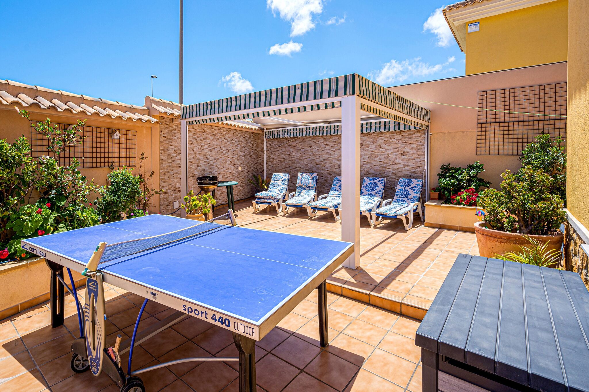 Inviting Holiday Home in Orihuela with Garden