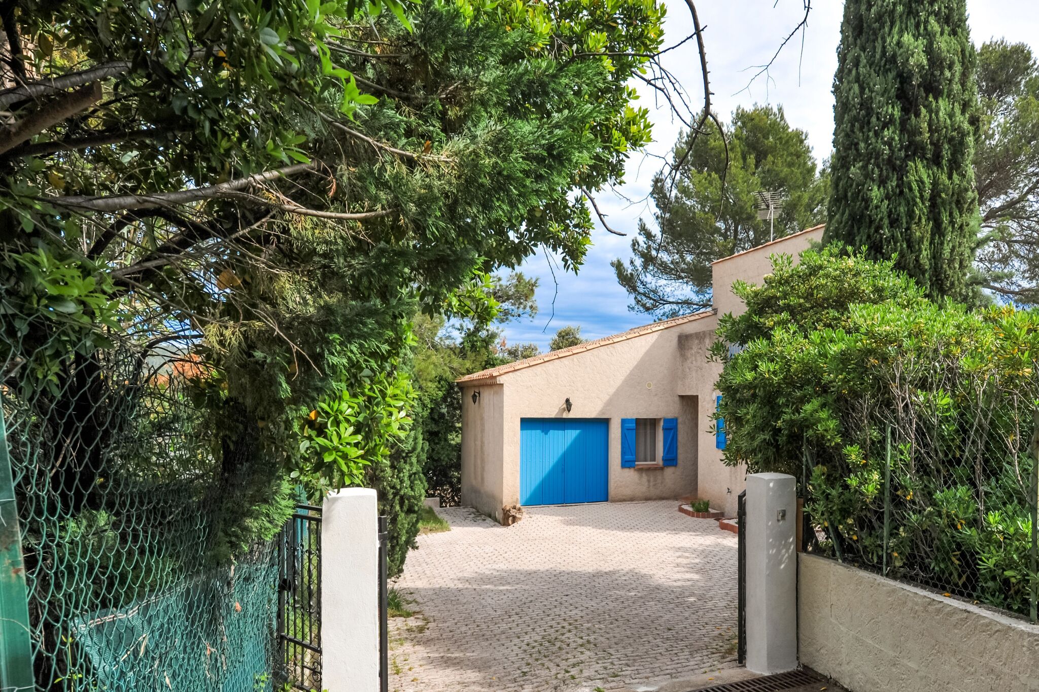 Snug Villa in Provence-Alpes-Côte dAzur with Private Garden