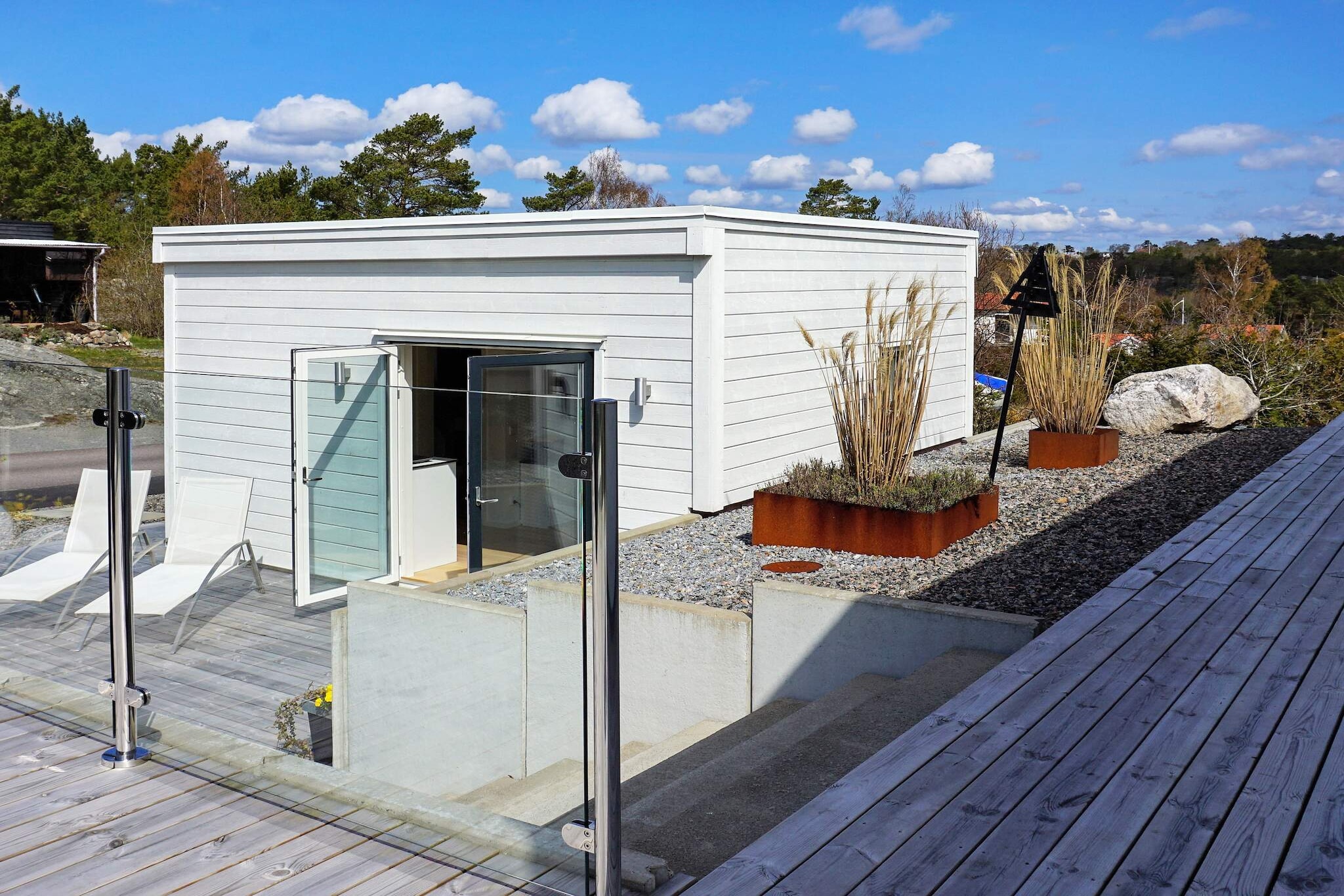 On Instön a few kilometers from Marstrand in Bohuslän you live in fresh Attefallstuga only a few hundred meters from the sea where you enjoy both morning and evening dips. Intöränna that goes outside is the E6 of the sea and here you can sit for many hours and view all boats that go both north and south. The cottage is located on the owner's plot but secluded and one is not disturbed by each other. A lovely terrace with sun loungers and café tables with chairs right outside the large glass doors. Here you can enjoy the morning coffee and bird chirping. The cottage is suitable for 3 people where 2 can sleep on a sofa bed (140cm) and a lighter person/junior in an extra bed/tent bed. Space is available if you have your own travel bed. Flap table with chairs as well as high chair and TV are available. Kitchen with fridge and freezer compartment, induction hob with 1 plate that has built-in carbon filter fan, micro as well as coffee maker and toaster. Nearby on the other side of the bridge bracket is Instö Café Bar &Amp; Kitchen. Here you can have an ice cream, eat a bite to eat or have a drink and watch the beautiful sunset. If you want to pack your picnic bag and take a lovely walk, we recommend the beautiful trail on Koön with different long distances. Here you have magical sea views out towards Carlsten Fortress and Åstol as well as Dyrön. Make your way over to Marstrand, which is reminiscent of royal glory, and take a guided tour of the fortress and listen to the stories of Lasse-Maja. Or make a visit to Kungälv and Gallerian Kongahälla Center. Here you will find everything from head to toe. Within 60 minutes you can reach both Gothenburg, Uddevalla with Torp Shopping Center and lots of attractions at Orust and Tjörn. Feel free to bring bikes or kickbike. Also easy for those who want to bring a canoe/kayak to put in and get out nearby. Koön also offers kayak rentals. Young people under the age of 25 cannot book this property. A guardian must be present at the property for the duration of the stay when this is checked. Welcome to salty baths and beautiful nature!