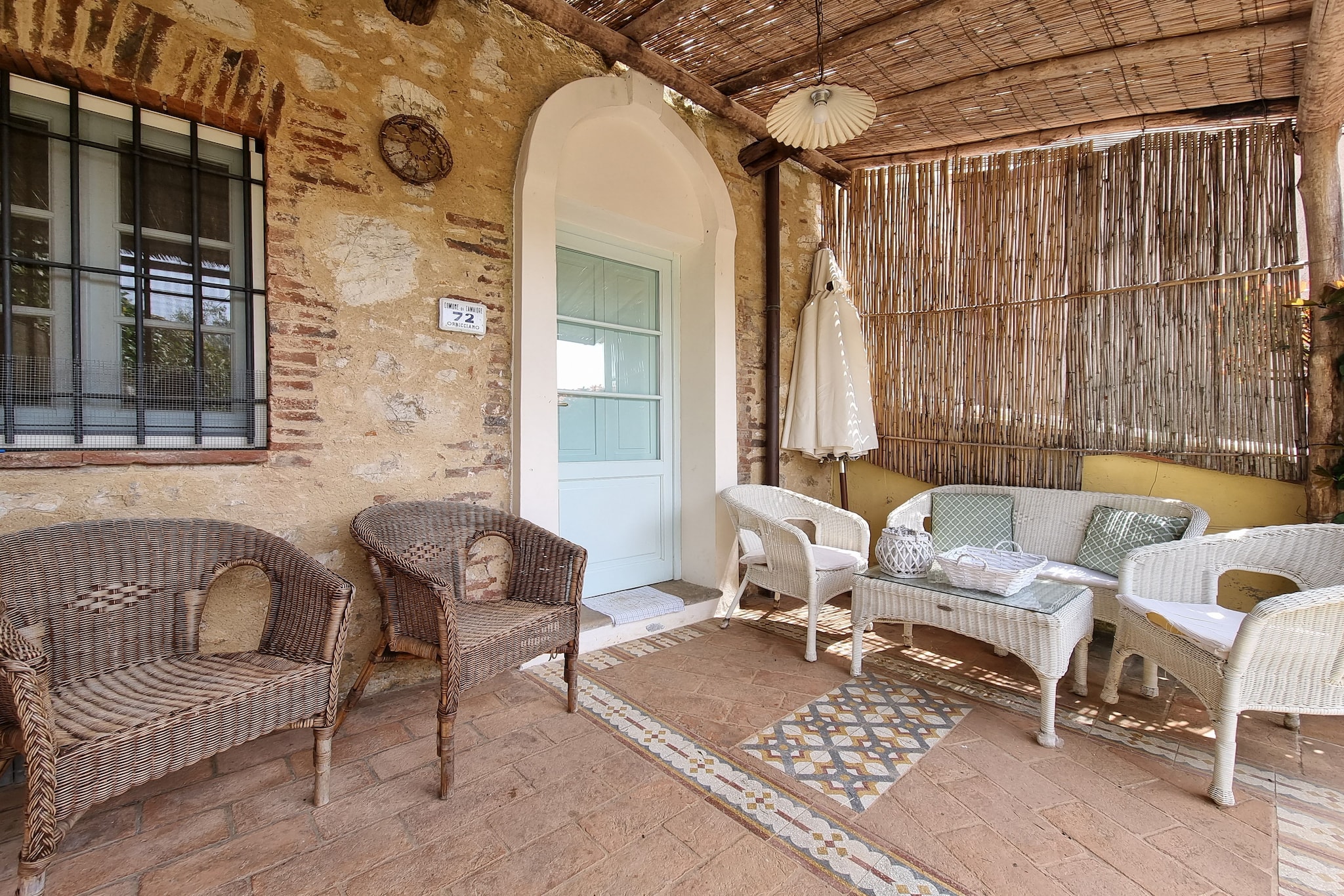 Ground floor: (open kitchen(fireplace, hob, electric kettle, boiling water tap, toaster, cooker, hood, espresso machine, oven, microwave, dishwasher, Juicer), Large kitchen(hob, electric kettle, boiling water tap, toaster, cooker, hood, espresso machine, oven, dishwasher, freezer, fridge-freezer), Living/diningroom(TV, dining table, seating area, ironing board, iron), Living/diningroom(TV, dining table, air conditioning), bedroom(single folding bed, double bed, air conditioning), bathroom(shower, washbasin, toilet, bidet), pantry(fridge-freezer, ironing board, iron))\n\nOn the 1st floor: (bedroom(double bed, TV), bathroom(shower, washbasin, toilet, bidet), air conditioning)\n\nOn the 2nd floor: (bedroom(single bed, cot), bedroom(single bed, single bed), bathroom(washbasin, toilet), air conditioning)\n\nLanding(wood cooker, washbasin, washing machine), veranda(boiling water tap, cooker, washing machine), garden(private, fenced, landscaped garden, non-landscaped garden, illuminated), garden furniture(8 persons), sun loungers, BBQ, parking, swimming pool(private, outside, fenced,  8 x  4 m., opened from Jun upto and including Sep), play equipment