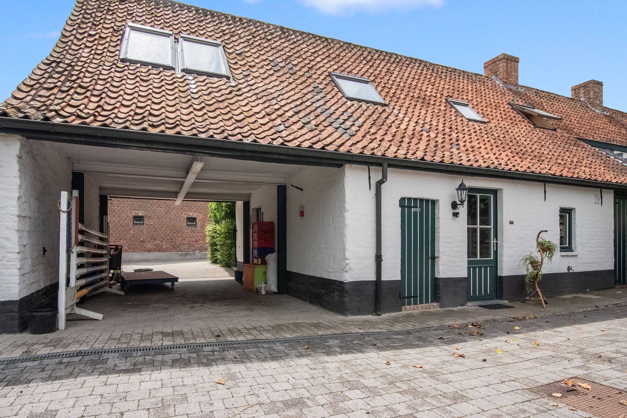 Fine apartment in Brugges in a horse riding arena