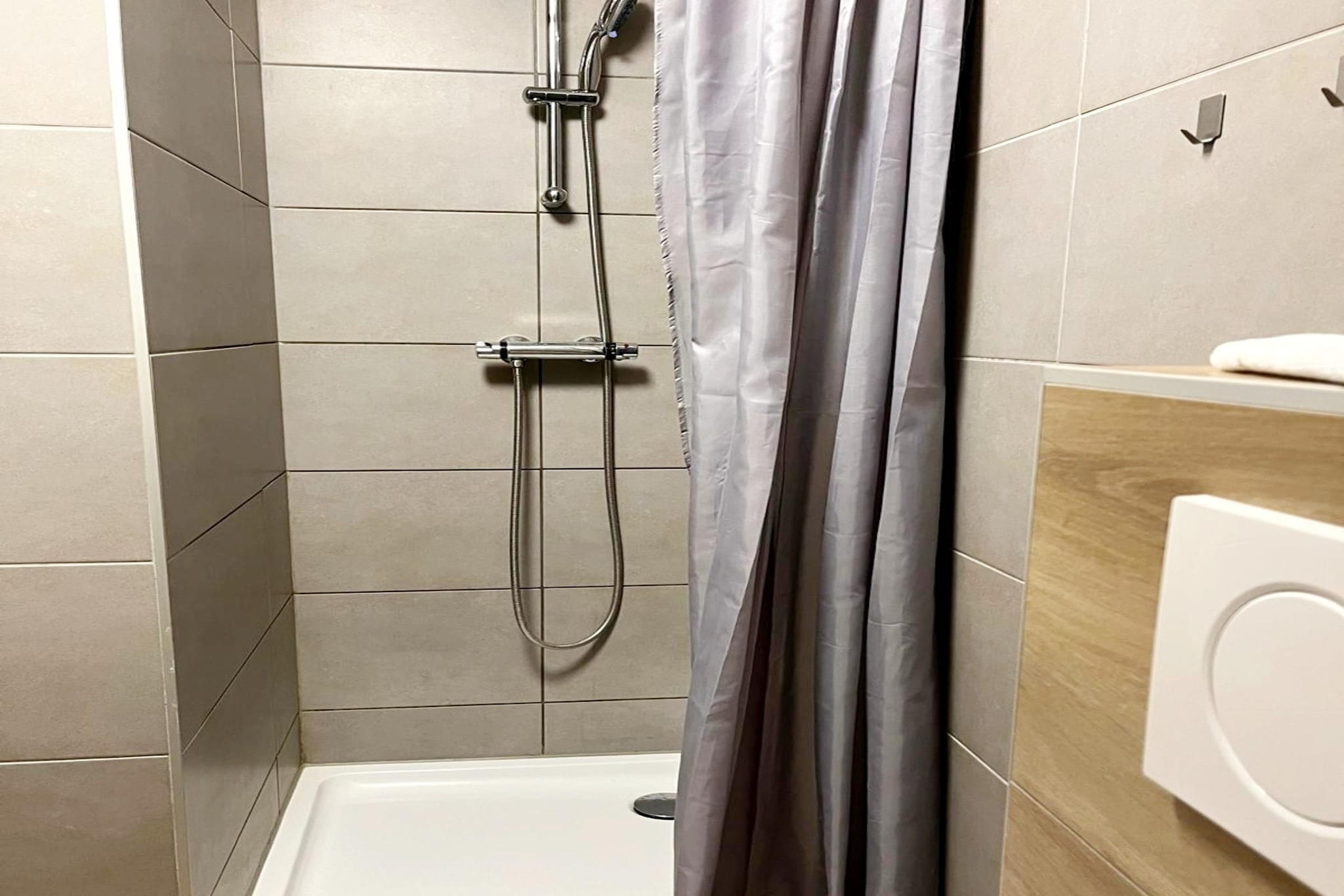 Valleyview Cottages - NR13-Badkamer