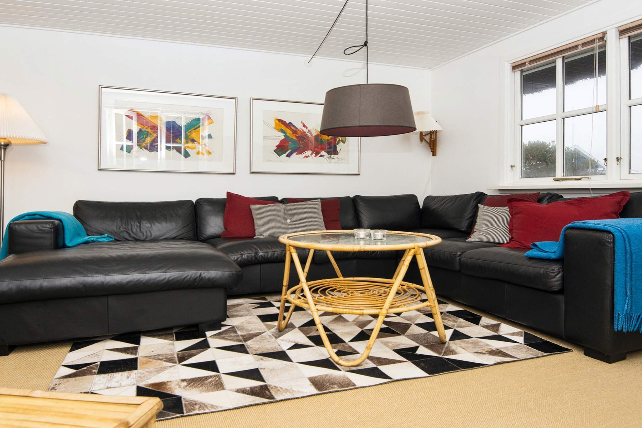 Annex: (single bed, 2x double bed)\n\nopen kitchen(cooker(electric), hood, coffee machine, dishwasher, fridge-freezer), Living/bed room(TV, chromecast), bedroom(double bed), bedroom, bathroom(floor heating)(bathtub or shower, washbasin, toilet, washing machine), bathroom(floor heating)(bathtub or shower, washbasin, toilet), conservatory, heating(electric), terrace, BBQ, air to air heatpump