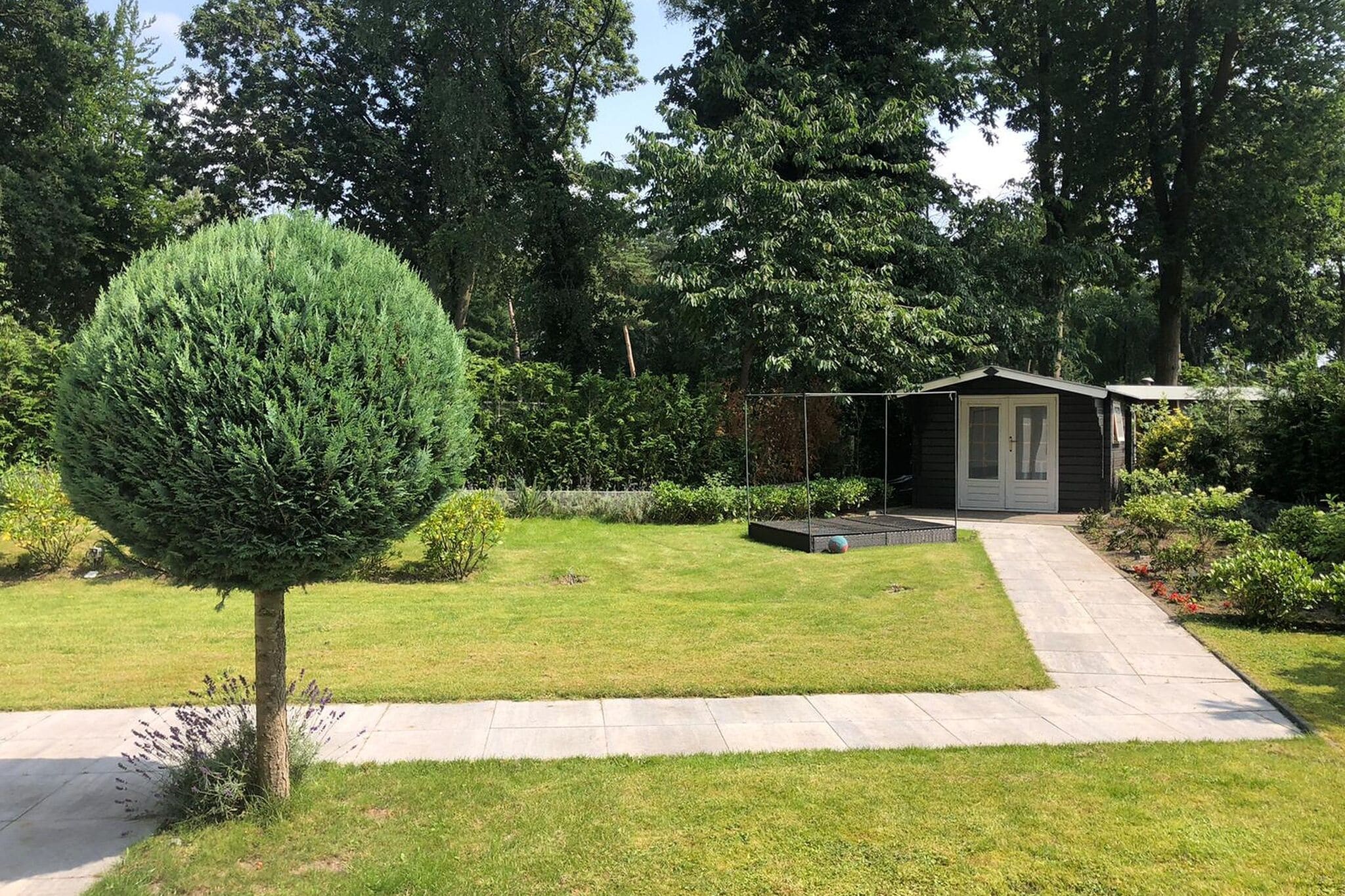 Unique chalet in Harderwijk with large garden	