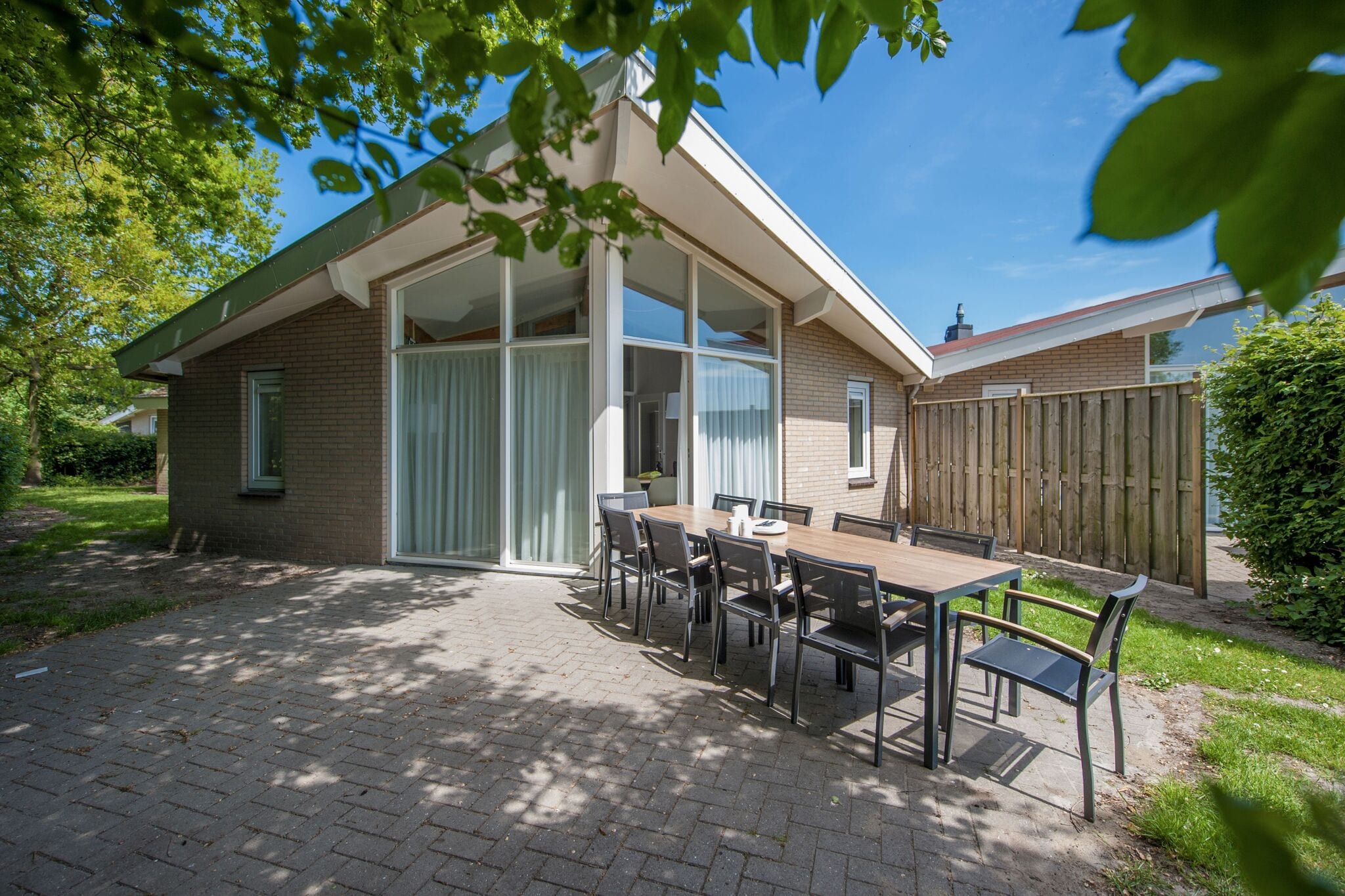 Restyled bungalow, two bathrooms, close to Domburg