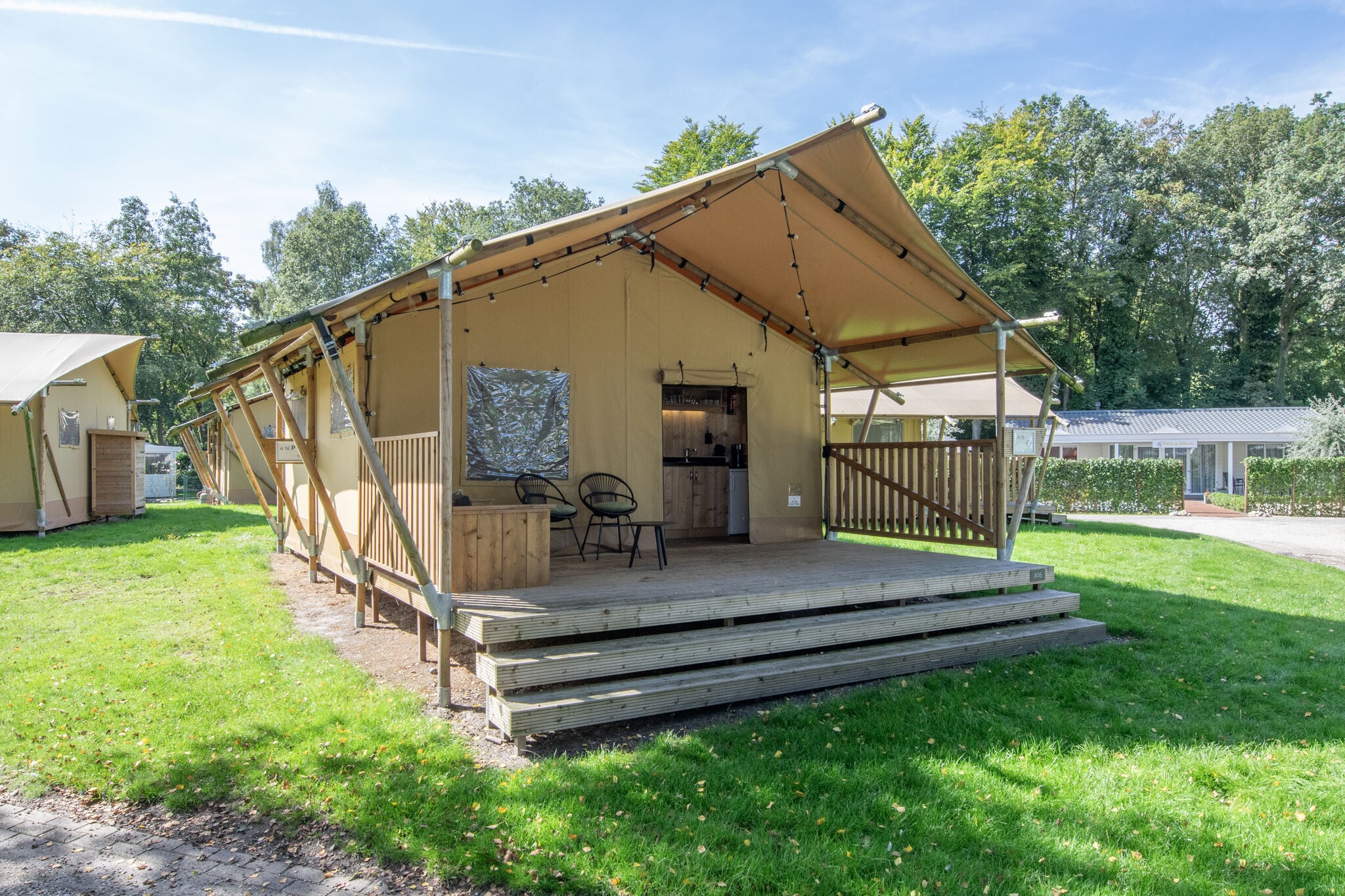Nice safari tent with bathroom, on a holiday park in De Maasduinen