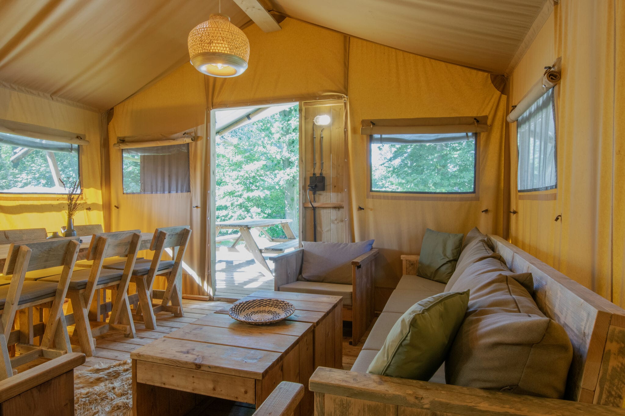 Nice safari tent with bathroom, on a holiday park in De Maasduinen