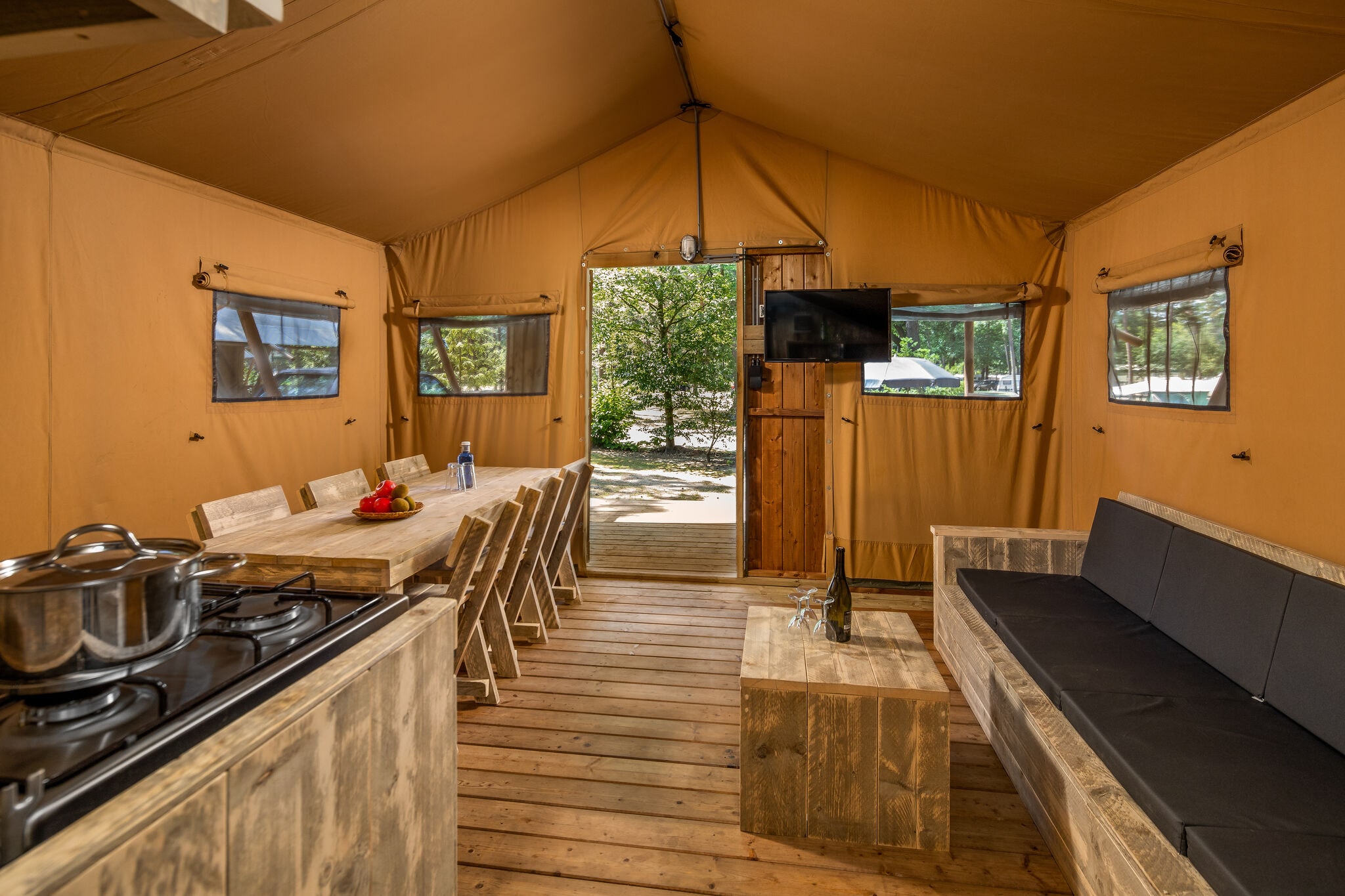 Nice safari tent with kitchen, 8 km. from Helmond