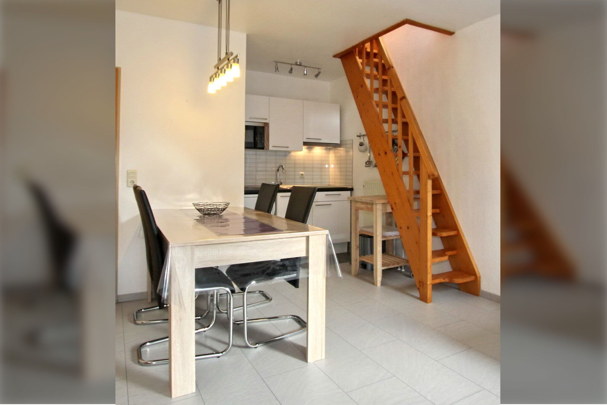 Holiday apartment in a quiet yet central location. A bakery, supermarket, and pleasant restaurants are just a few minutes away. A newly created adventure trail takes you to the harbor and beach with its solar-powered seawater outdoor pool in just a few minutes' walk. The modernly furnished maisonette apartment sleeps four. From the on-site fishing pier on the Dornumersieler Tief (North Sea tributary), you can start your canoeing trips or simply enjoy the peace and quiet. Garden chairs, central heating, and some with shutters.
Highlights: Wi-Fi, final cleaning, and energy costs included.
Note: Bed linen and towels are required.
Activities nearby: Hike through the fabulous mudflat landscape, which has now been declared a World Heritage Site, or through the coastal hinterland characterized by geest and marshland. Activities such as cycling, beach volleyball, kitesurfing, and deep-sea fishing are just a few of the numerous options for sports enthusiasts in the region.
Mobility: Not suitable for people with limited mobility.