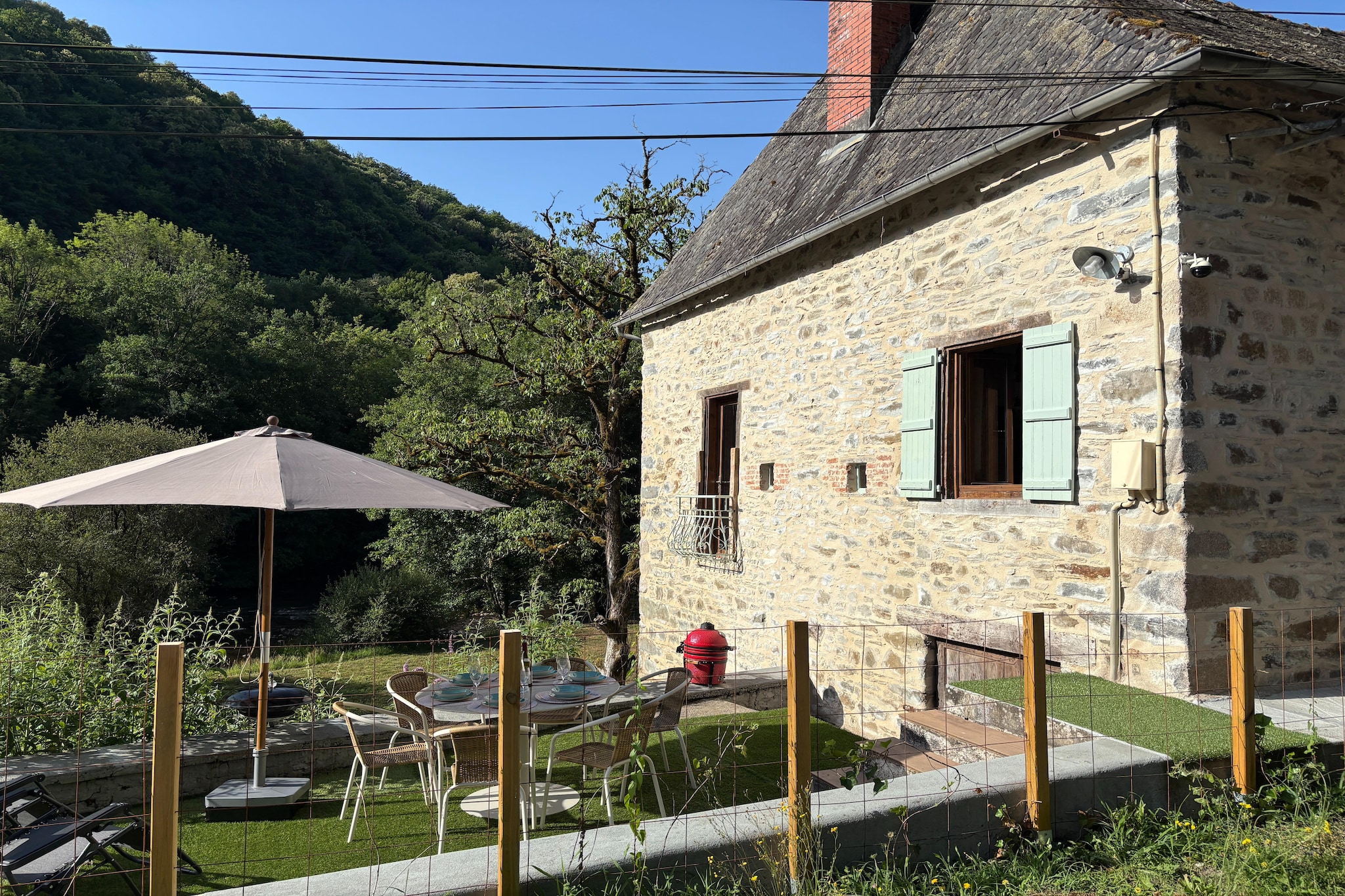 Les Rives de Vézère - Buitenkant zomer