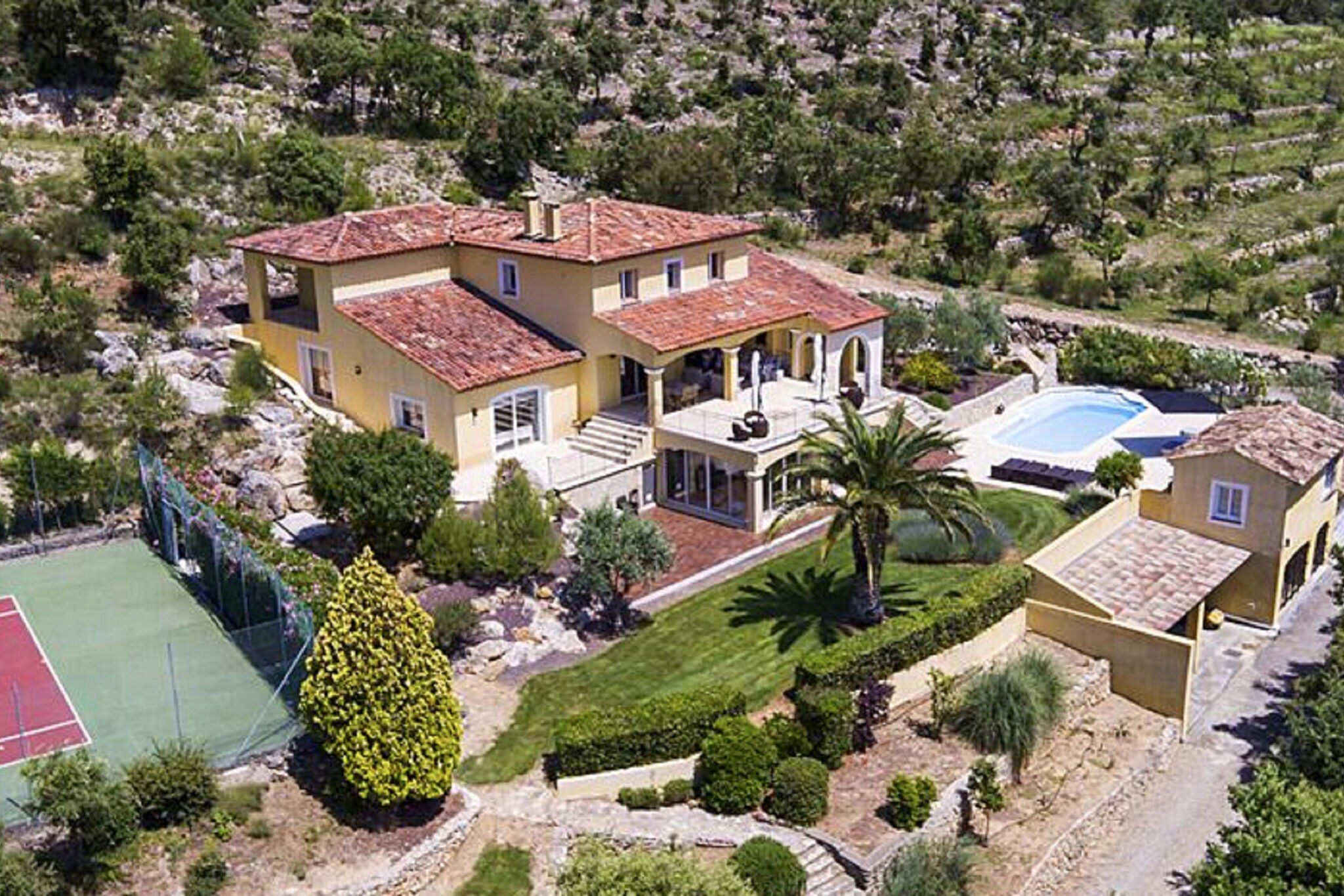 Villa exclusive à Lorgues avec piscine privée