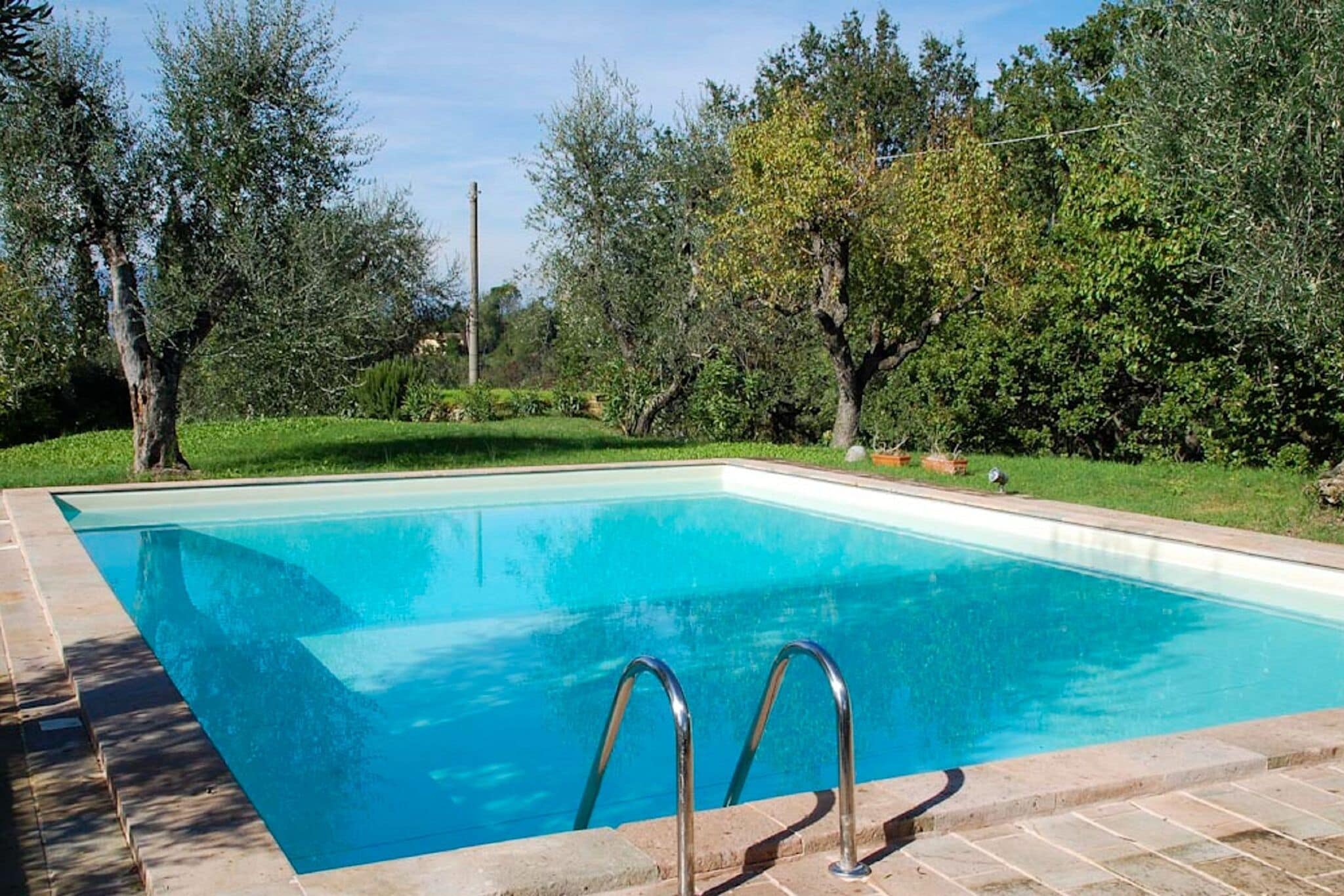 Idyllisch vakantiehuis in Palaia met een privézwembad
