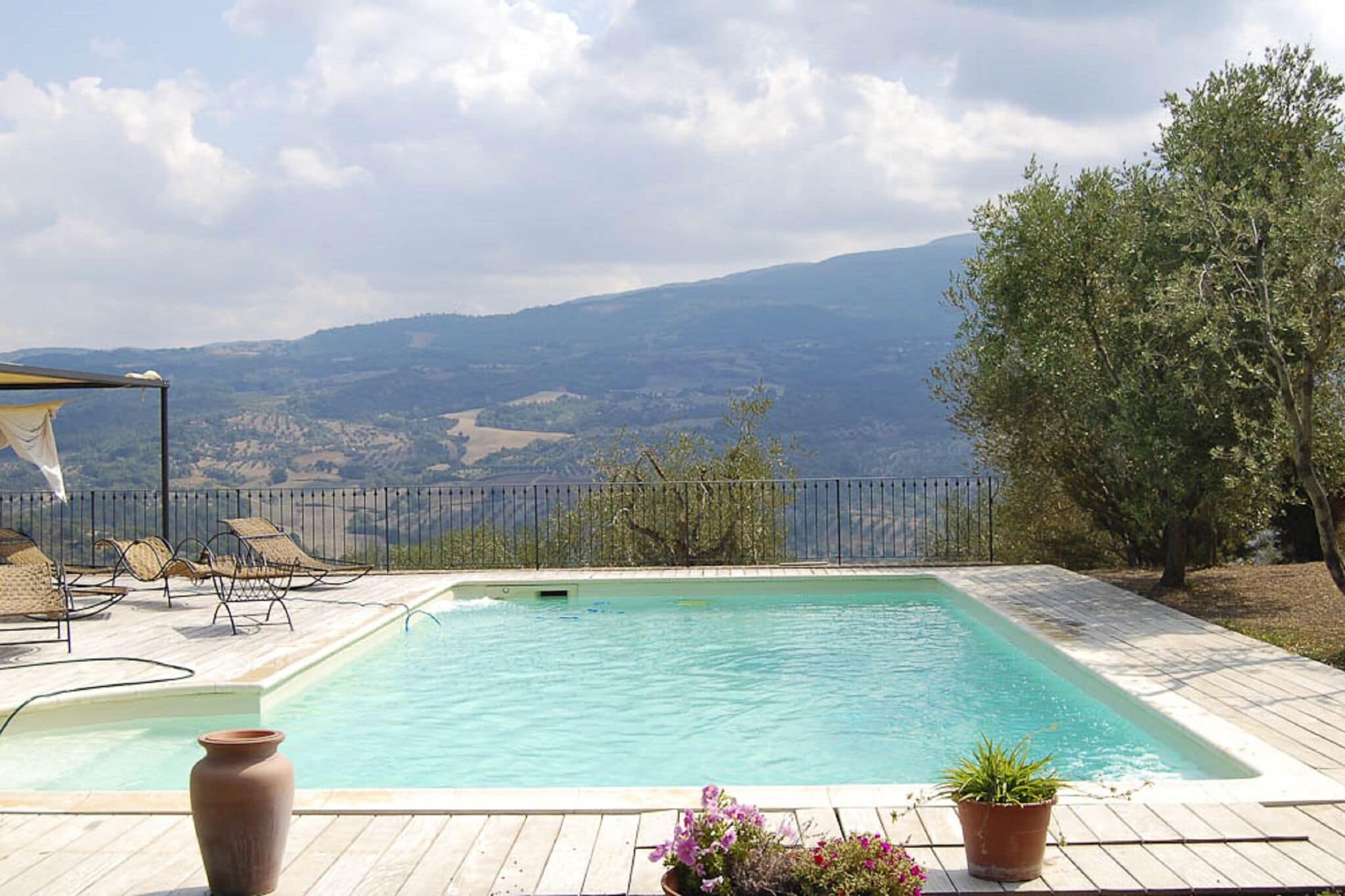 Valley-view holiday home in Seggiano with a sauna