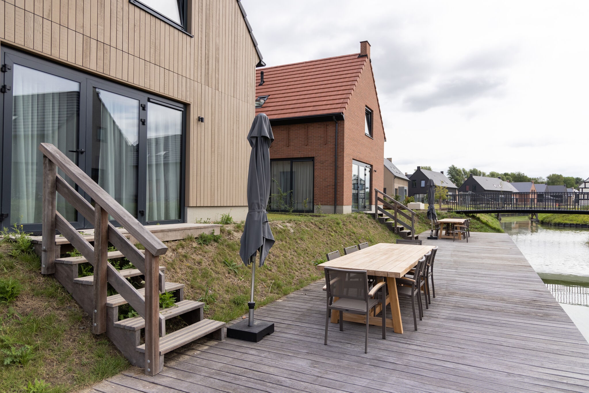 Luxury villa with sauna, located on the water, near the Veerse Meer
