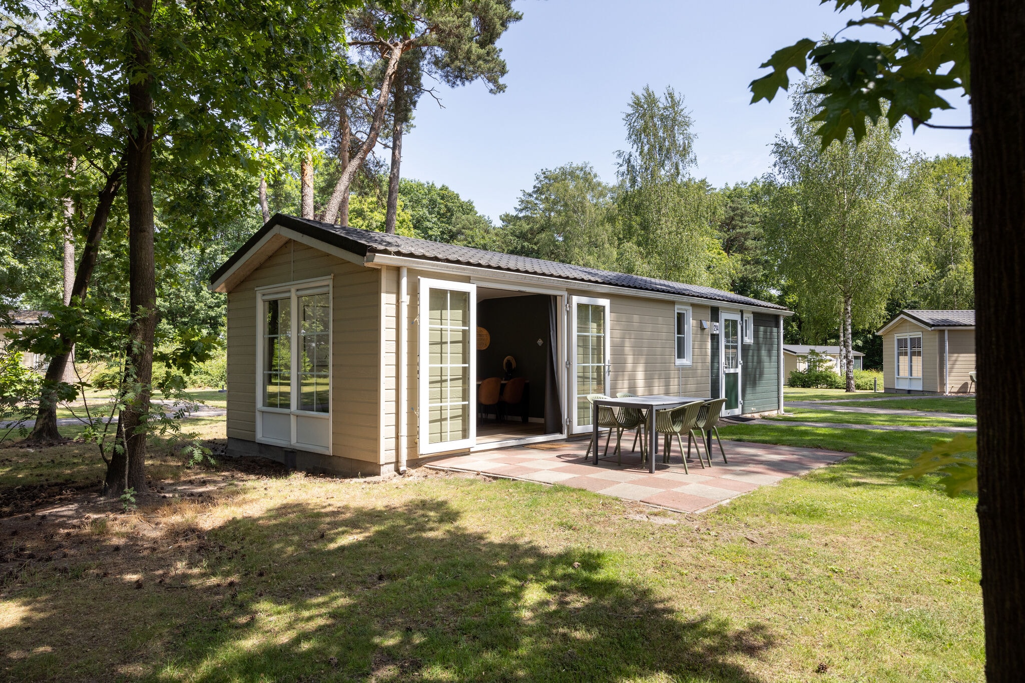 Chalet with a dishwasher, in a car-free park