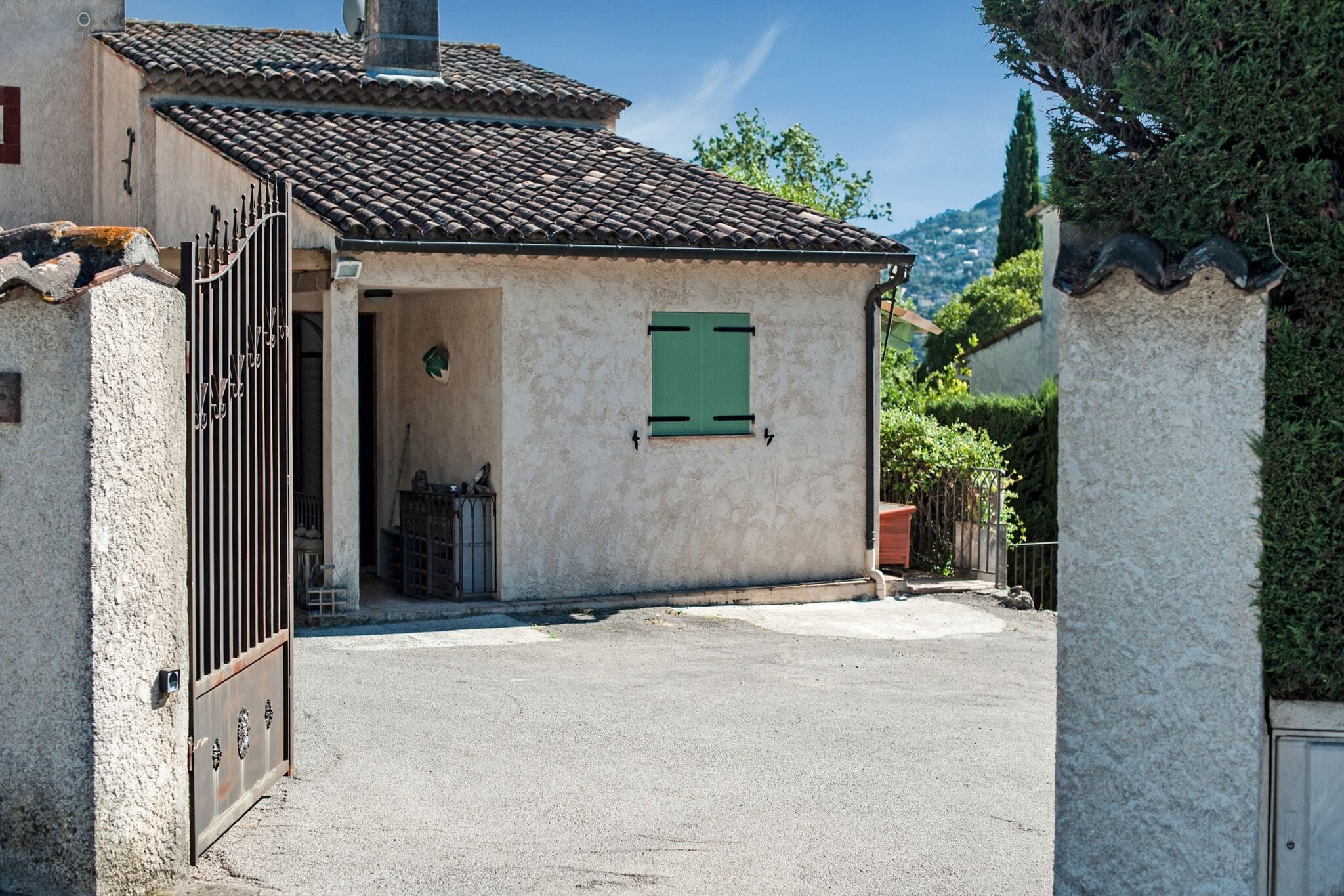 Ferienhaus in La Roquette-sur-Siane mit möbliertem Garten