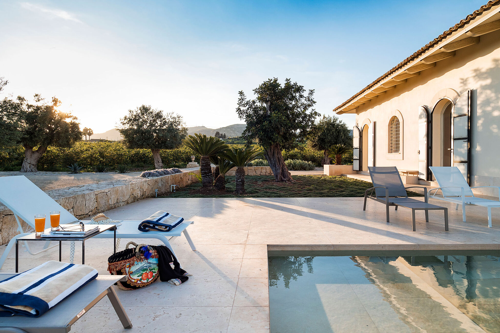 Zonnige villa in Avola met een zwembad