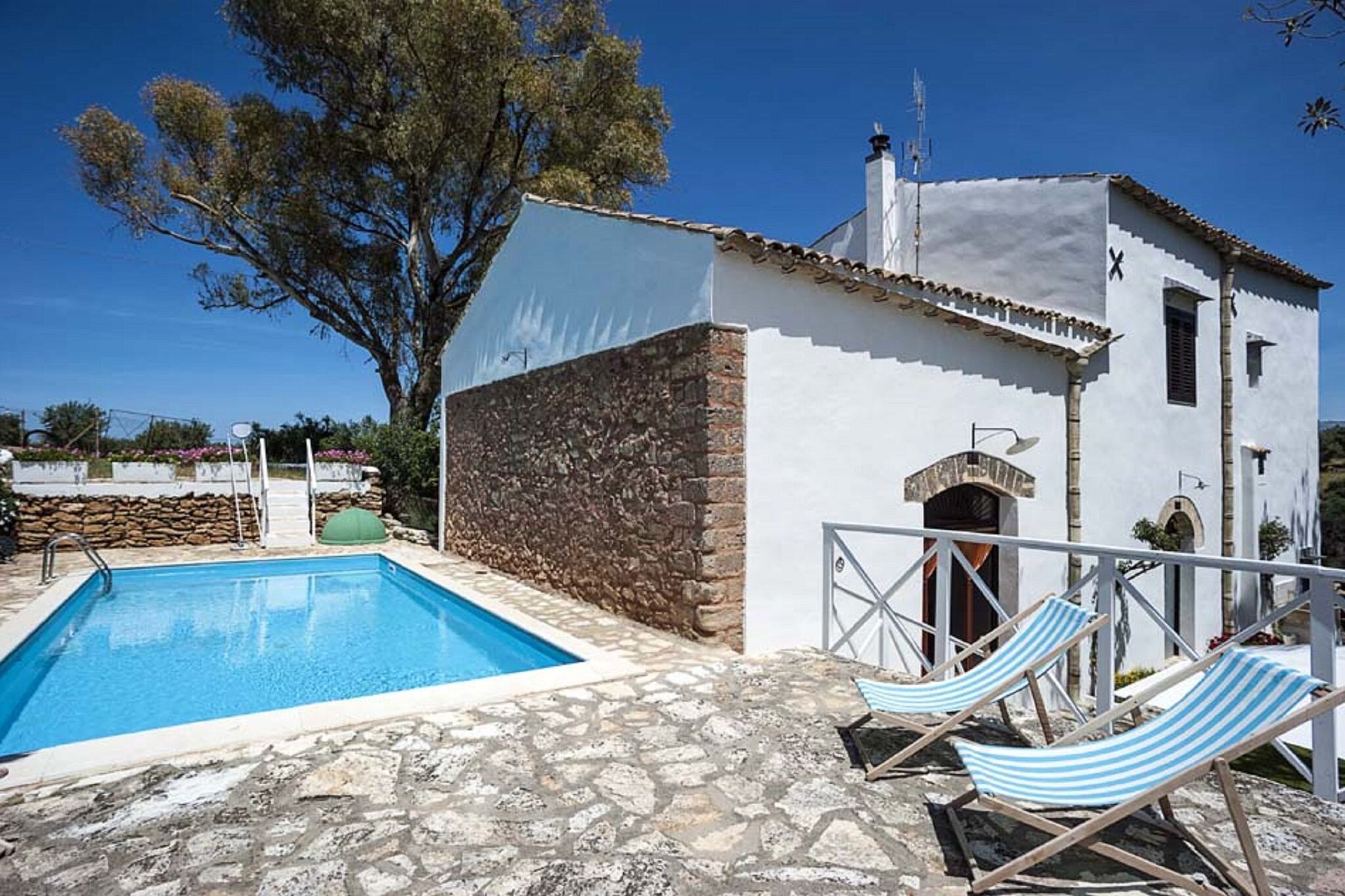 Mooie villa in Marsala met een zwembad