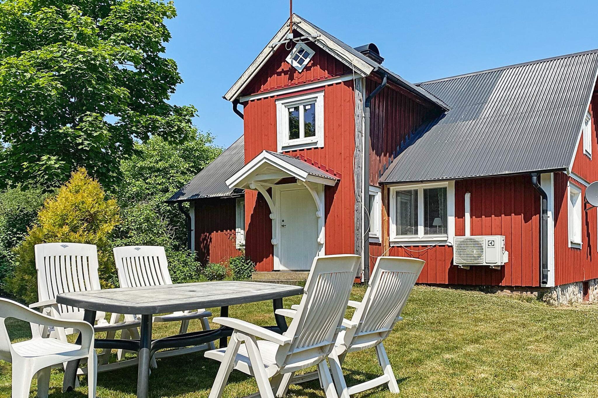 5 person holiday home in HÄRADSBÄCK-By Traum