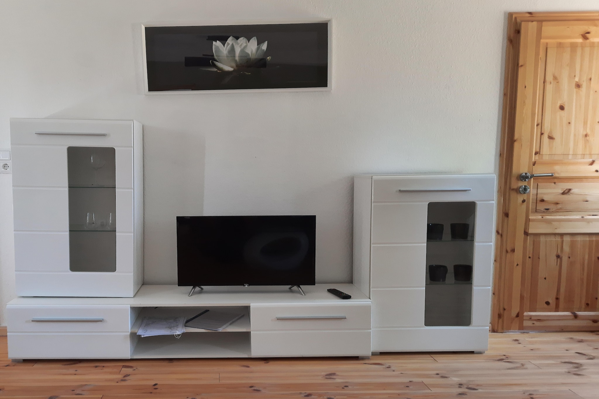 Bungalow 6 Waren-Salon
