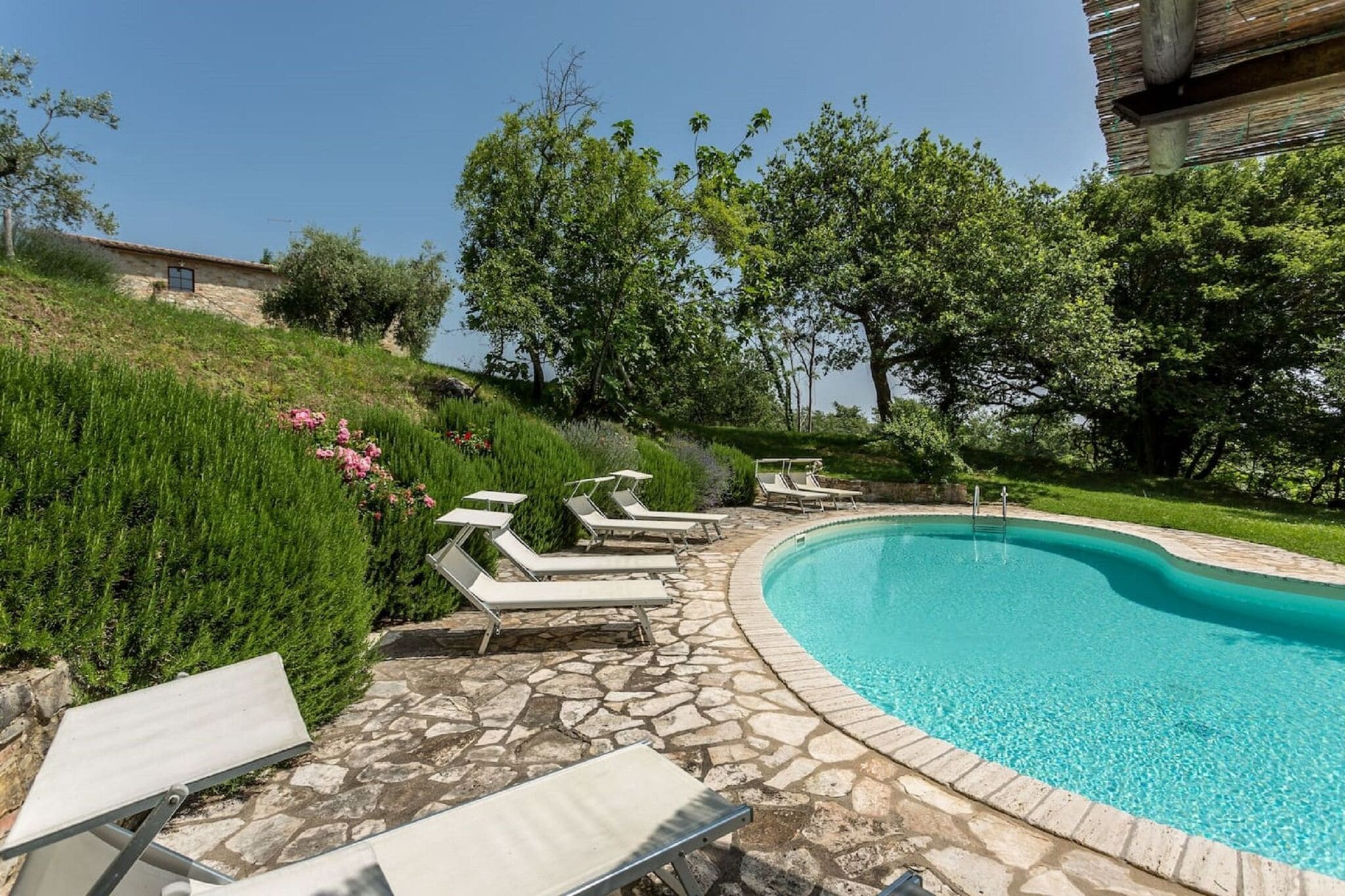Charmante maison de vacances à Palazzone avec piscine