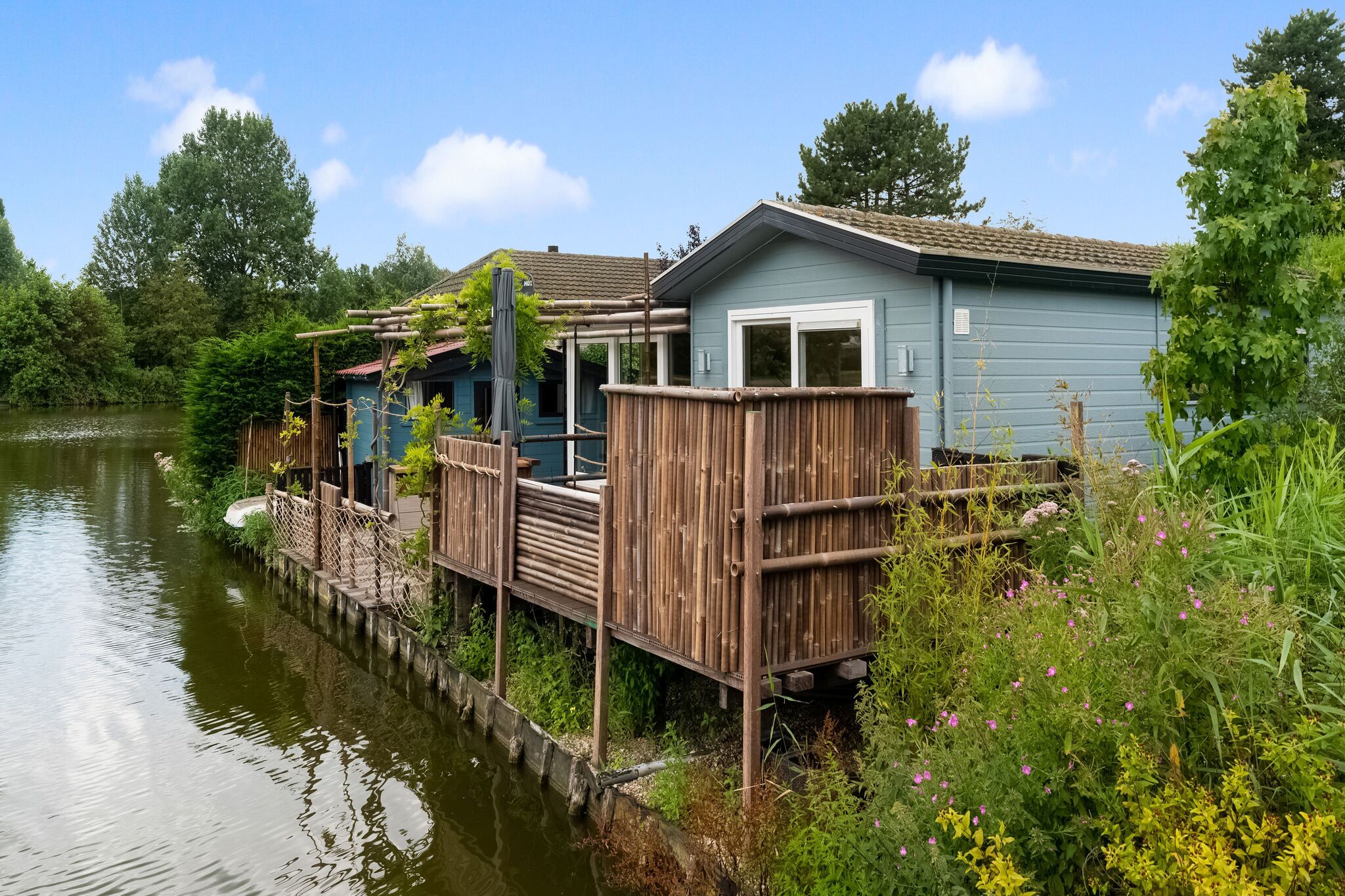 Maison de vacances idyllique à Ooltgensplaat avec terrasse privée
