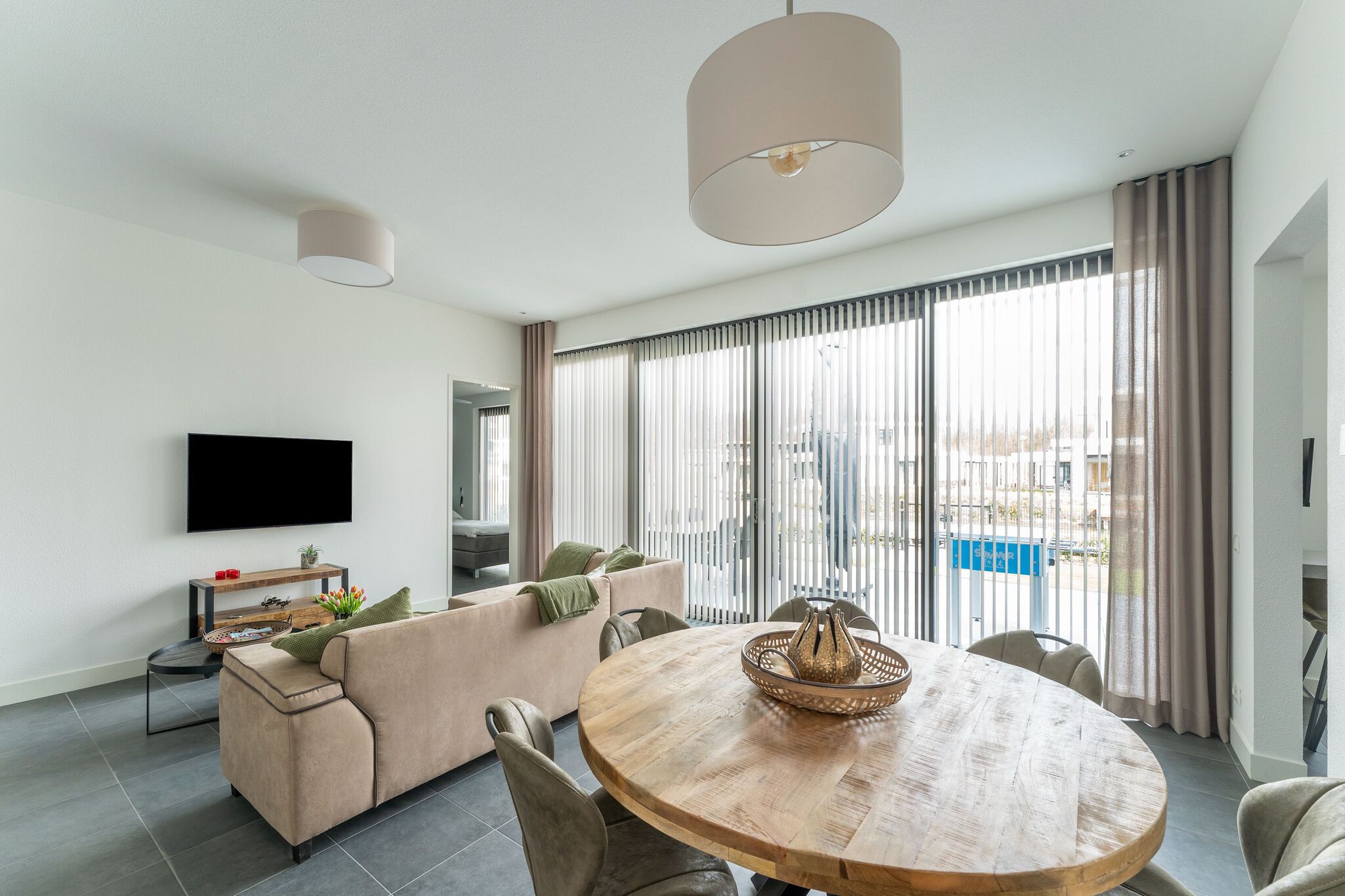 Family villa in Zeewolde at the waterfront with recreation