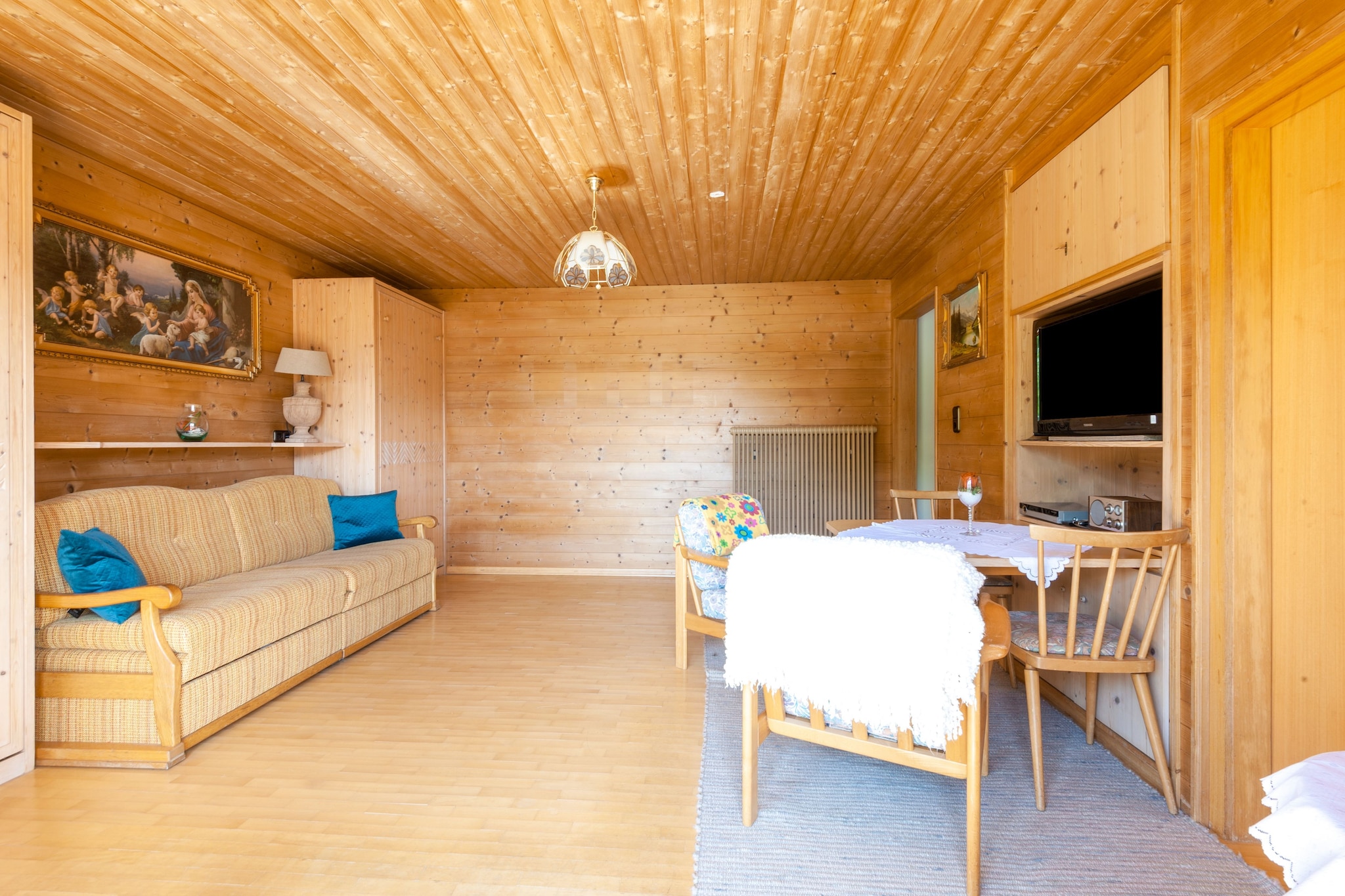 Ground floor: (Kitchen(cooker(4 ring stoves, ceramic), dishwasher, fridge-freezer, washbasin), Living/bed room(single bed, single bed, double sofa bed, TV, dining table), bathroom(shower, washbasin, toilet))\n\nterrace, garden, garden furniture, BBQ, parking